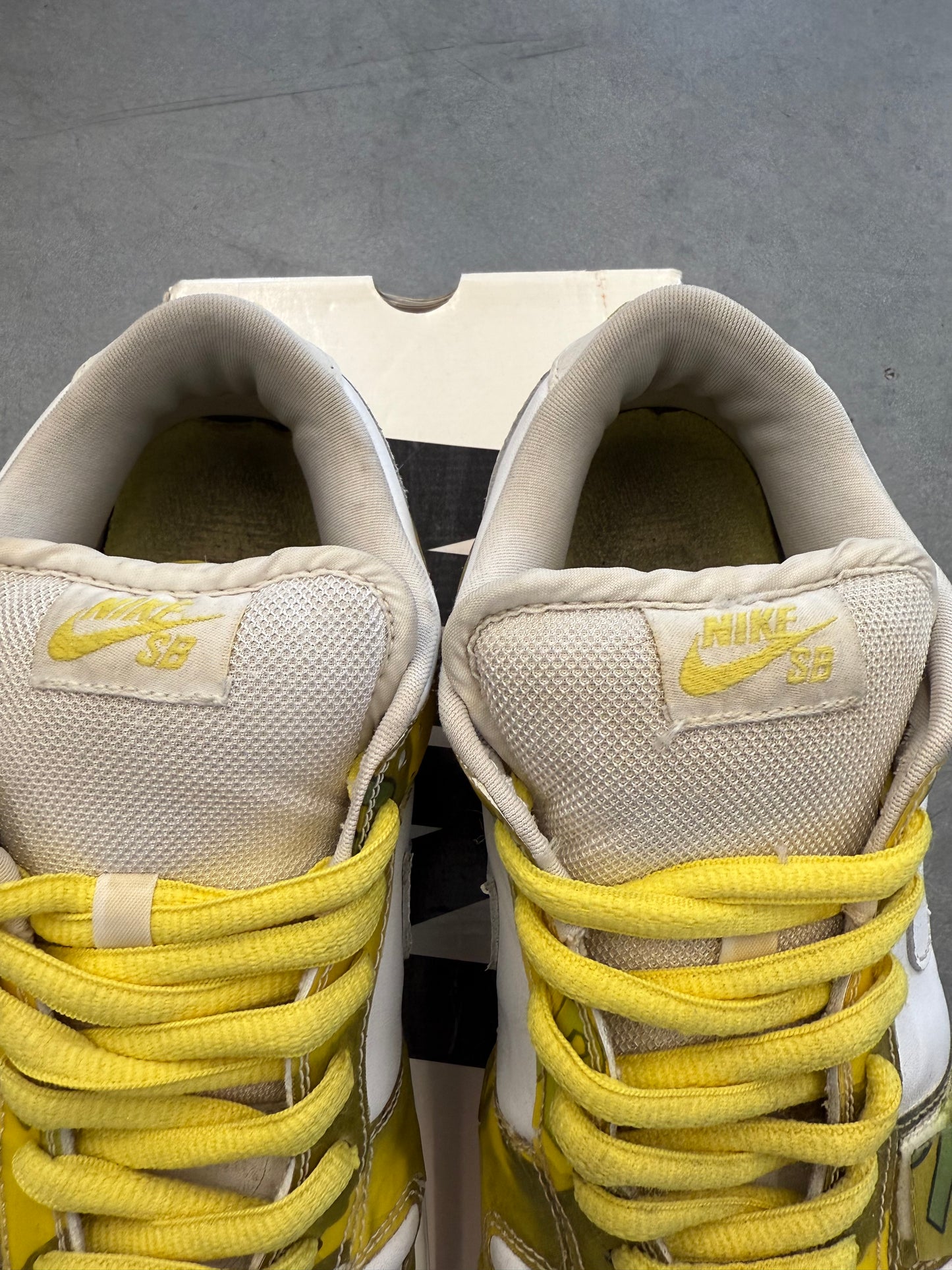 SIZE 9.5 NIKE SB DUNK LOW DE LA SOUL (2005) (PRE-OWNED WITH BOX)