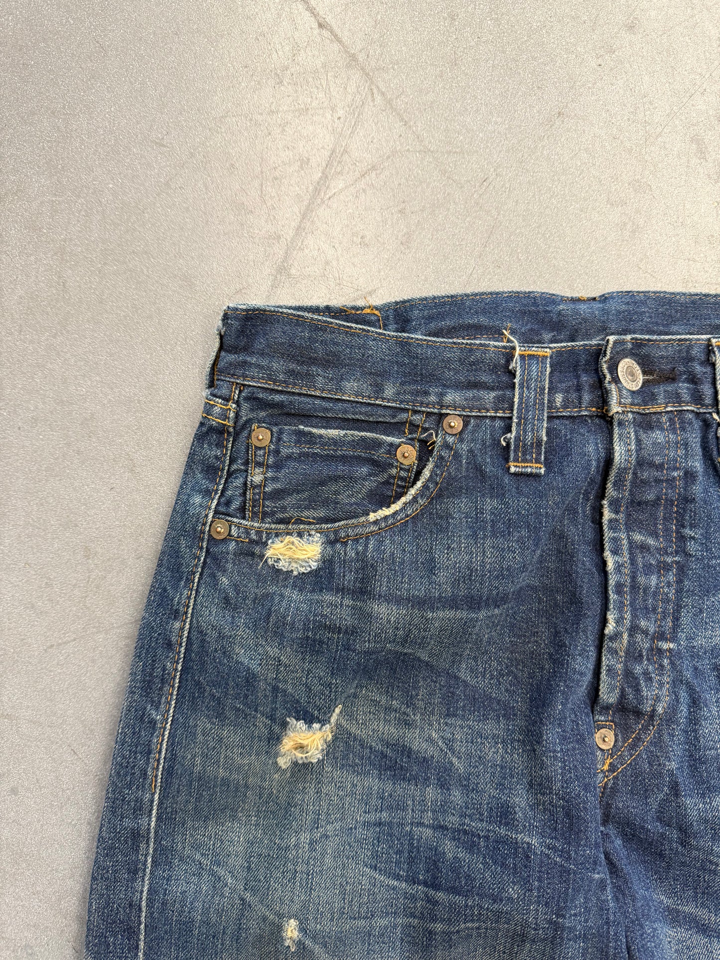 VINTAGE LEVI'S 1937 501 JEAN MADE IN U.S.A. SELVEDGE DENIM (W30 X L34)
