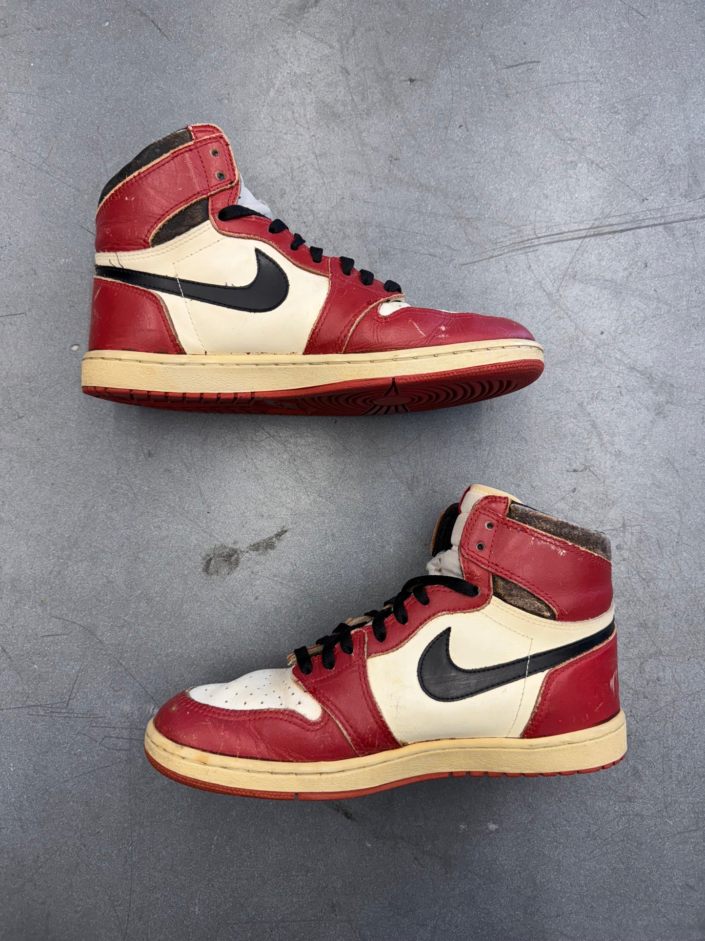 1985 SIZE 10.5 AIR JORDAN 1 CHICAGO (PRE-OWNED NO BOX)