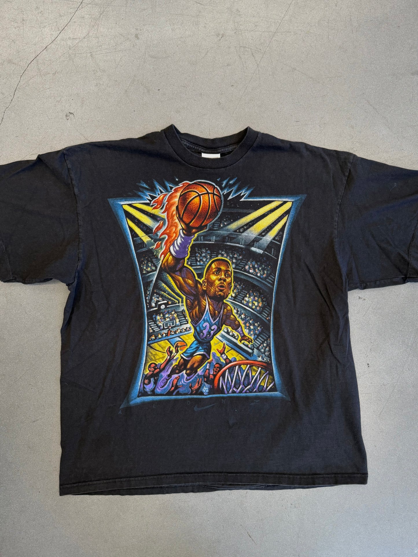 90S NIKE ALONZO MOURNING HORNETS POSTER TEE (GREY NIKE TAG)