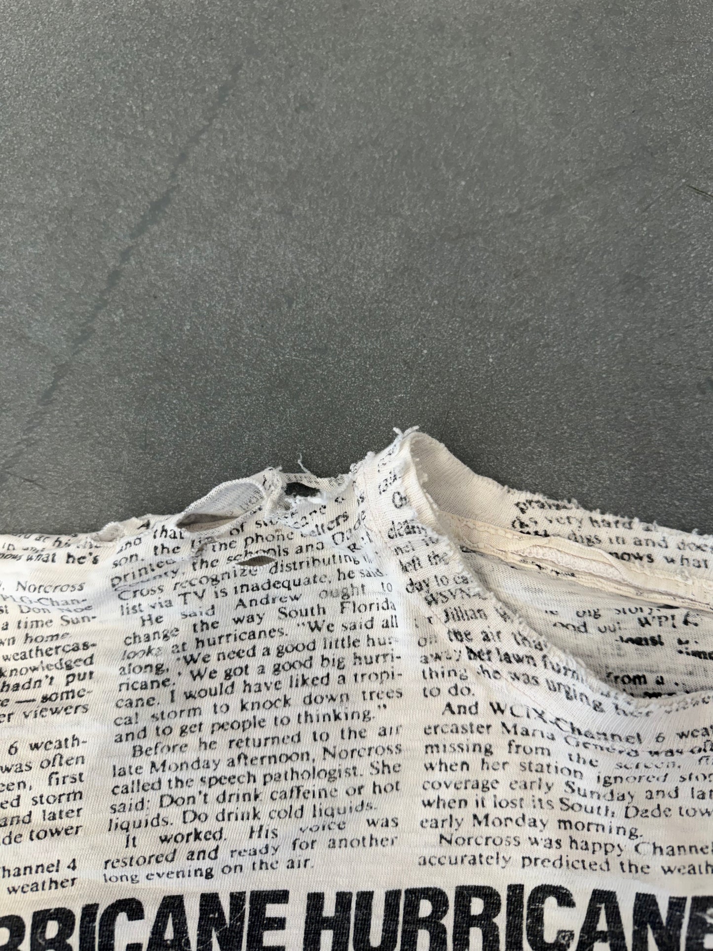 90S HURRICANE ANDREW SHREDDED NEWSPAPER TEE (FADED TAG)