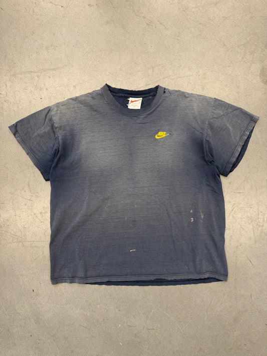 90S NIKE SIDE SWOOSH SPELLOUT TEE (WHITE/RED TAG)