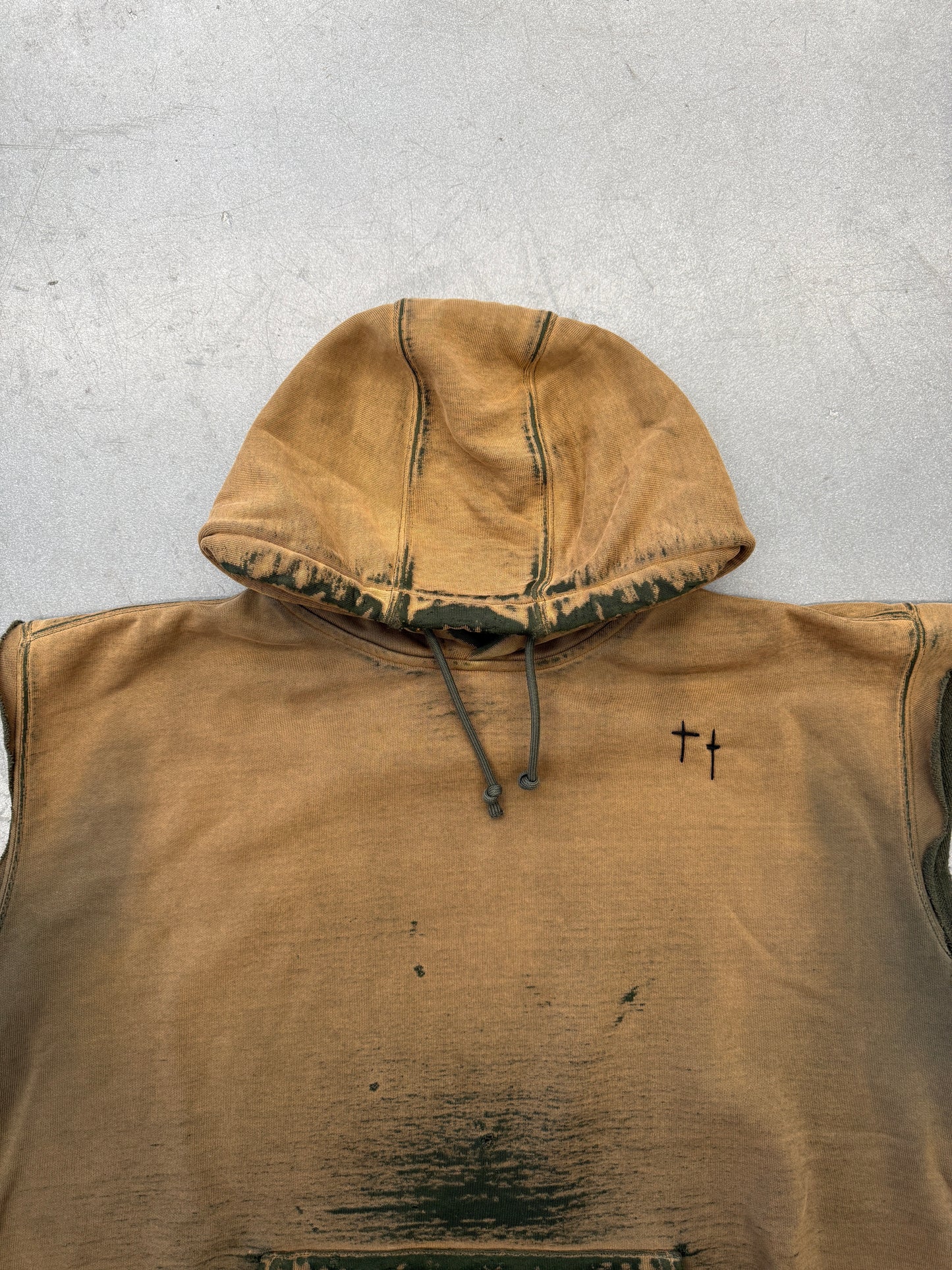 TYRANNY & MUTATION VINTAGE DISTRESSED SLEEVELESS CARHARTT HOODIE - GREEN