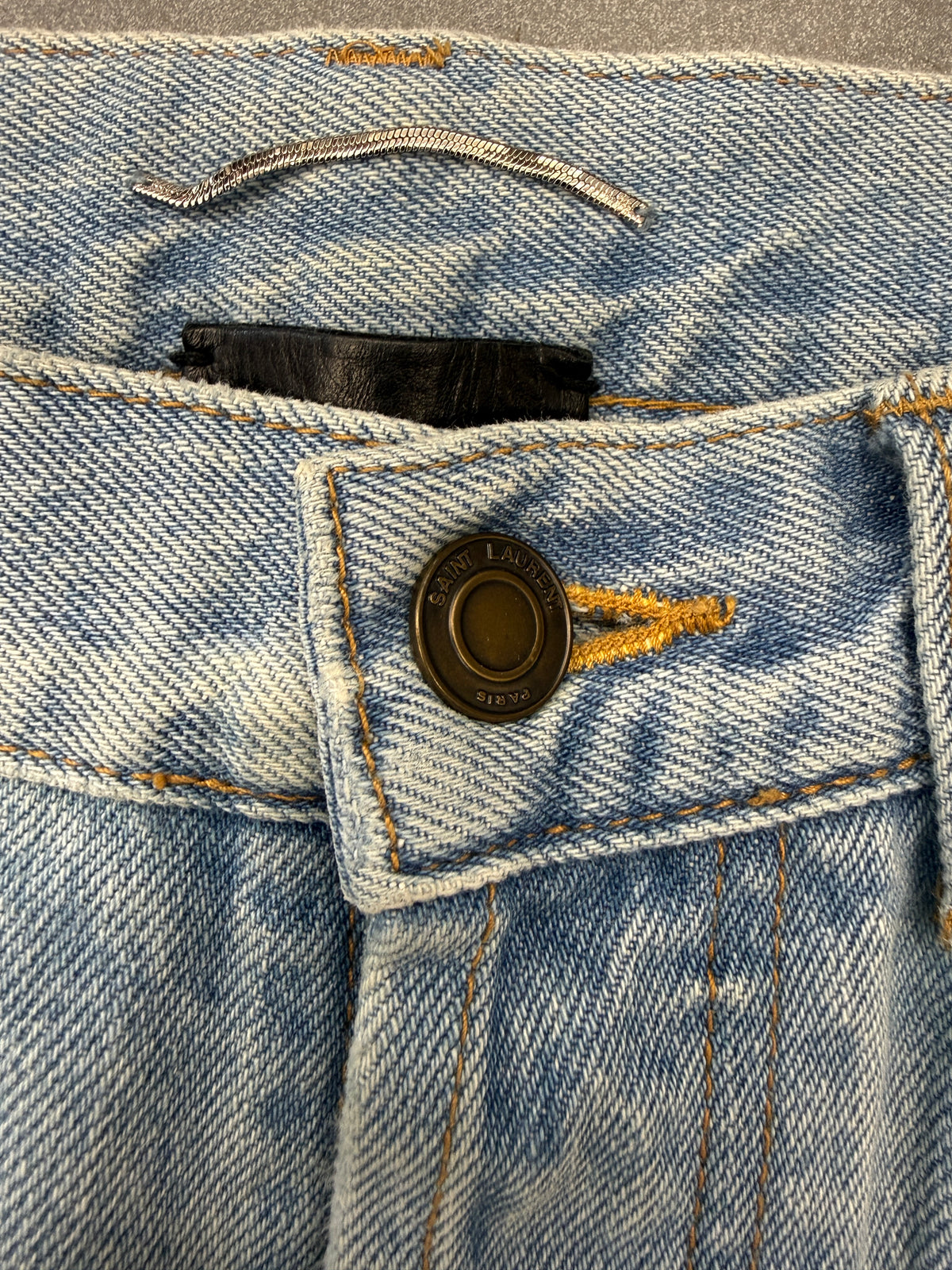 2017 SAINT LAURENT PARIS D03 M/SL-LW LIGHT INDIGO KNEE-CRASH JEANS NY ANTHONY VACCARELLO