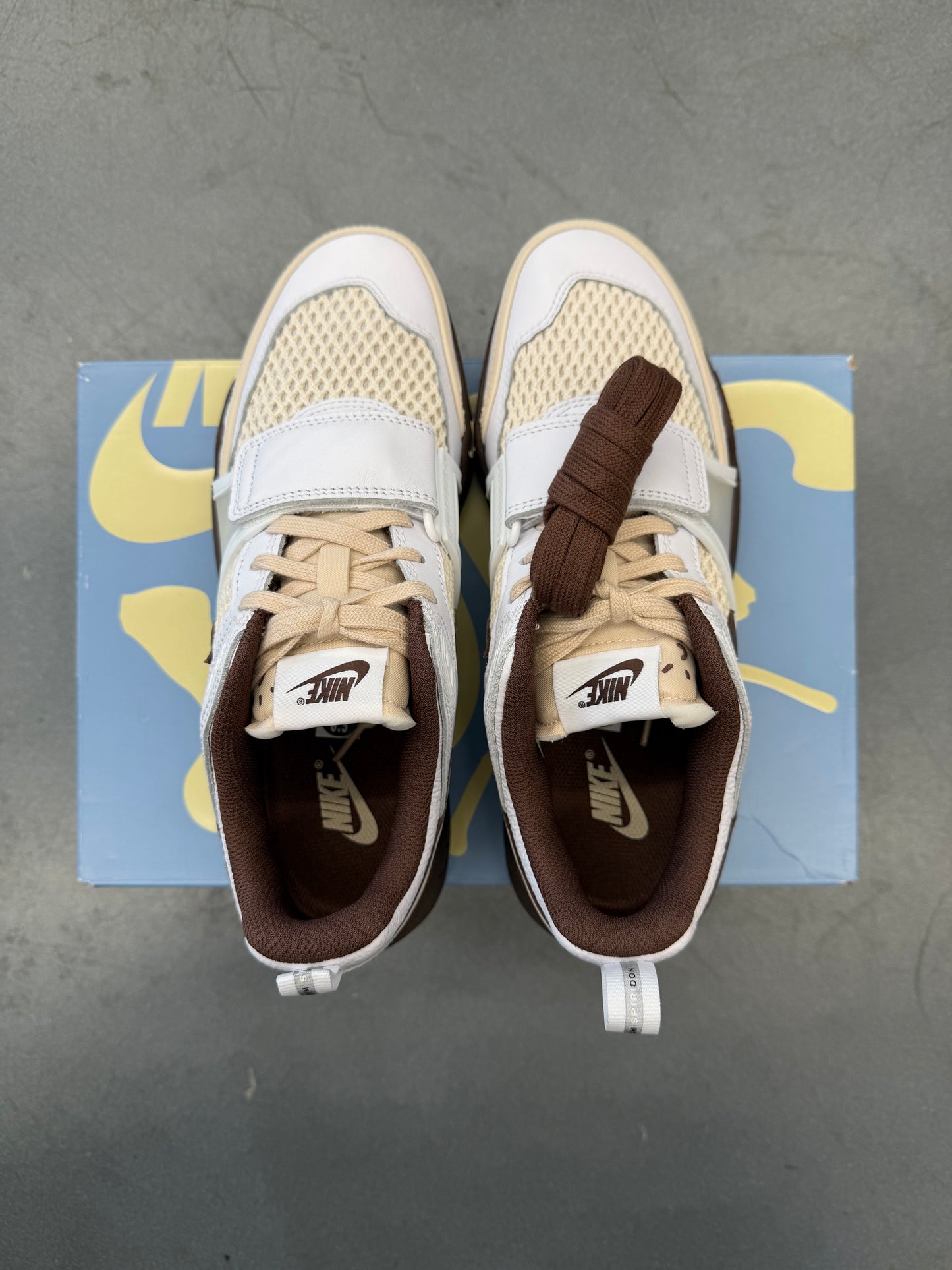 2025 SIZE 8.5 NIKE ZOOM FIELD JAXX TRAVIS SCOTT LIGHT CHOCOLATE (NEW WITH BOX)