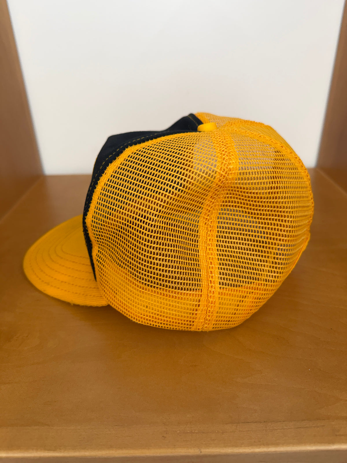 80S MEANER THAN A JUNKYARD DOG TRUCKER HAT