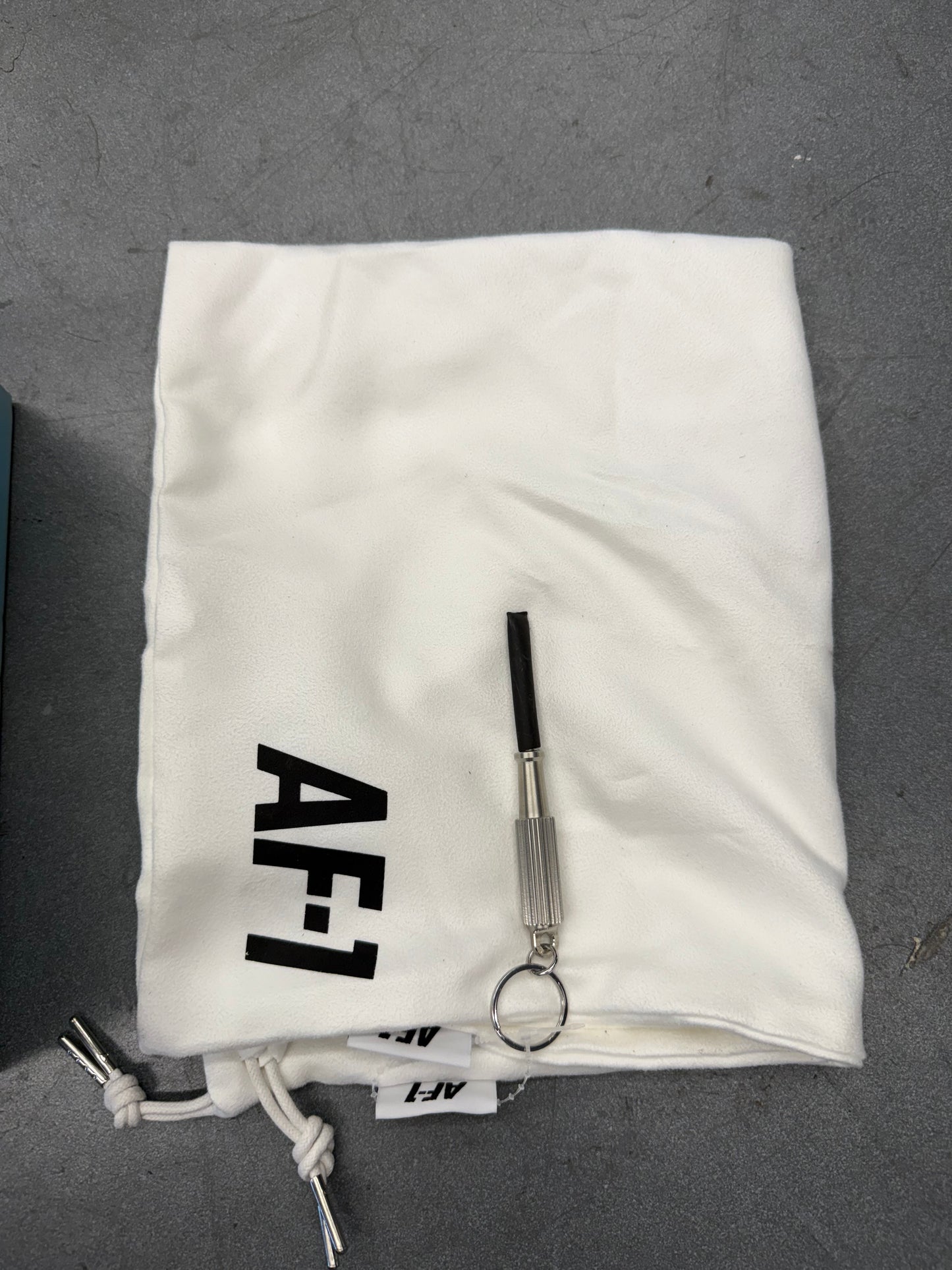 SIZE 9W NIKE AIR FORCE 1 LOW SWARVOSKI RETROFLECTIVE CRYSTAL WHITE (2021) (NEW WITH DEFECTS) (CC)