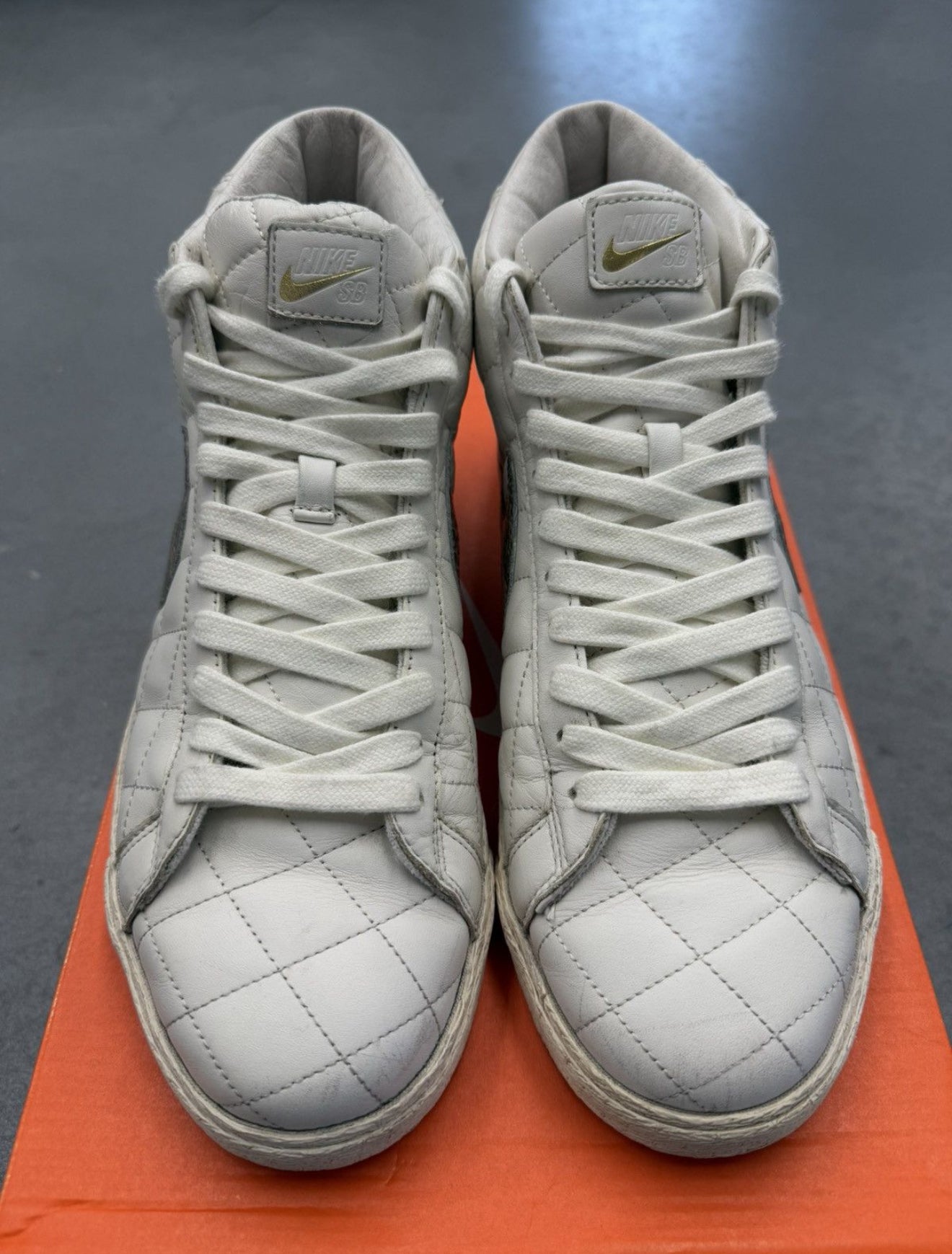 SIZE 12 2006 NIKE SB SUPREME BLAZER (PRE-OWNED, WITH REPLACEMENT BOX)