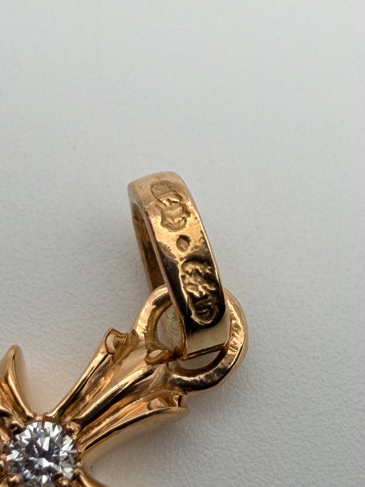 CHROME HEARTS GOLD SINGLE DIAMOND BABY FAT CROSS