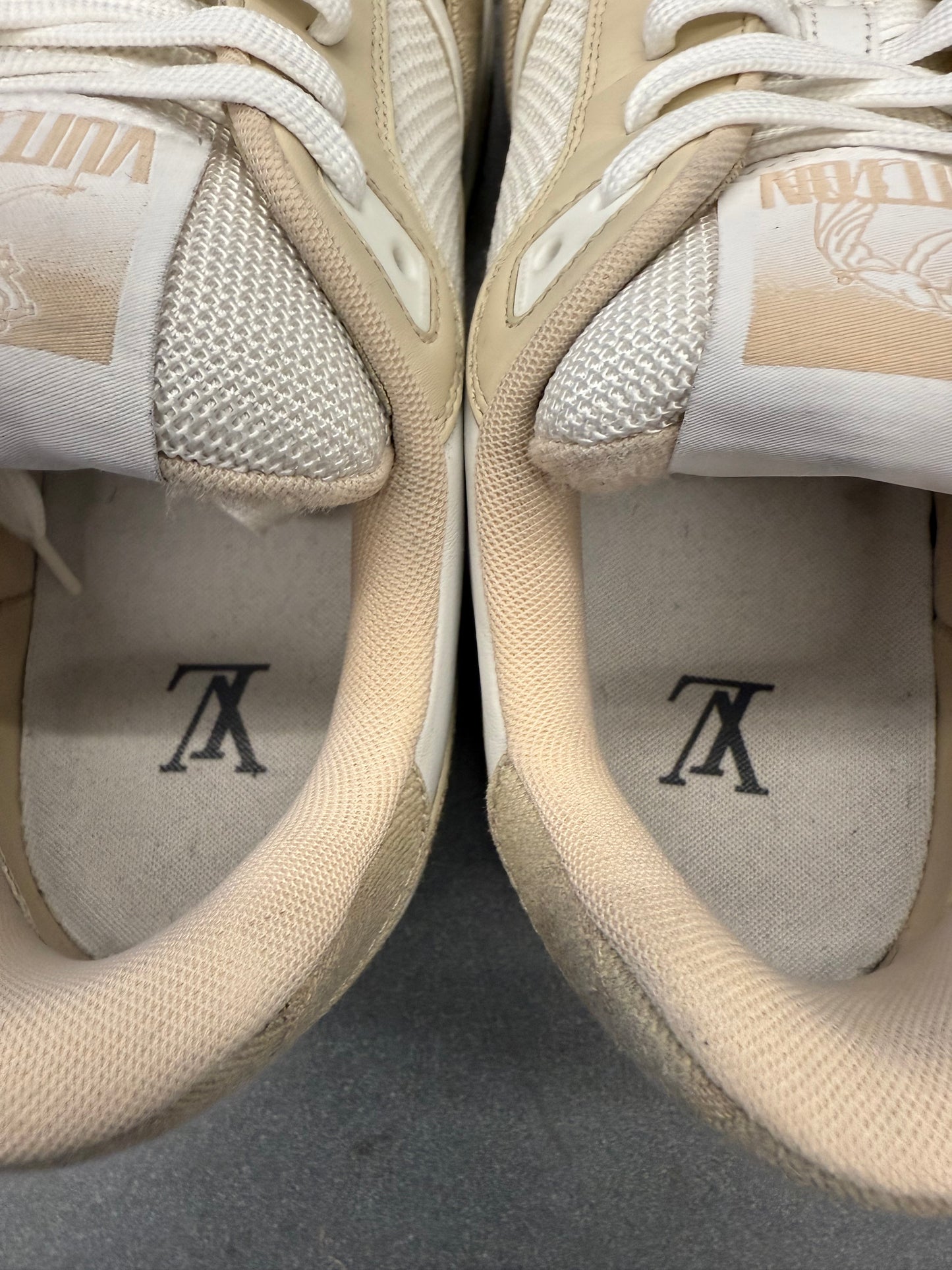 US 9.5 LV 8 LOUIS VUITTON LV TRAINER LOW 'VELCRO STRAP' BEIGE MONOGRAM