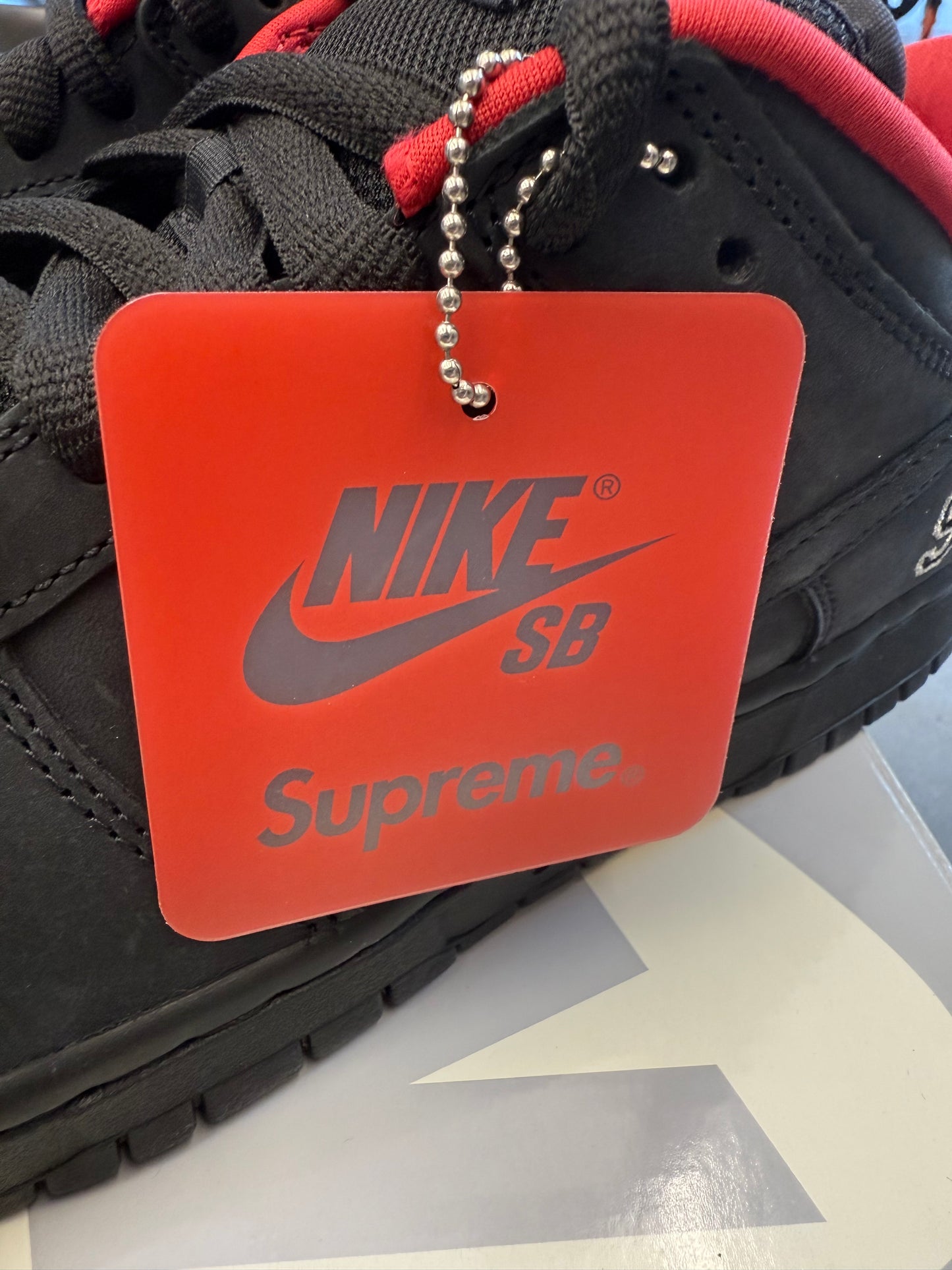 2025 SIZE 9 NIKE SB DUNK LOW SUPREME 94 - BLACK (NEW WITH BOX)