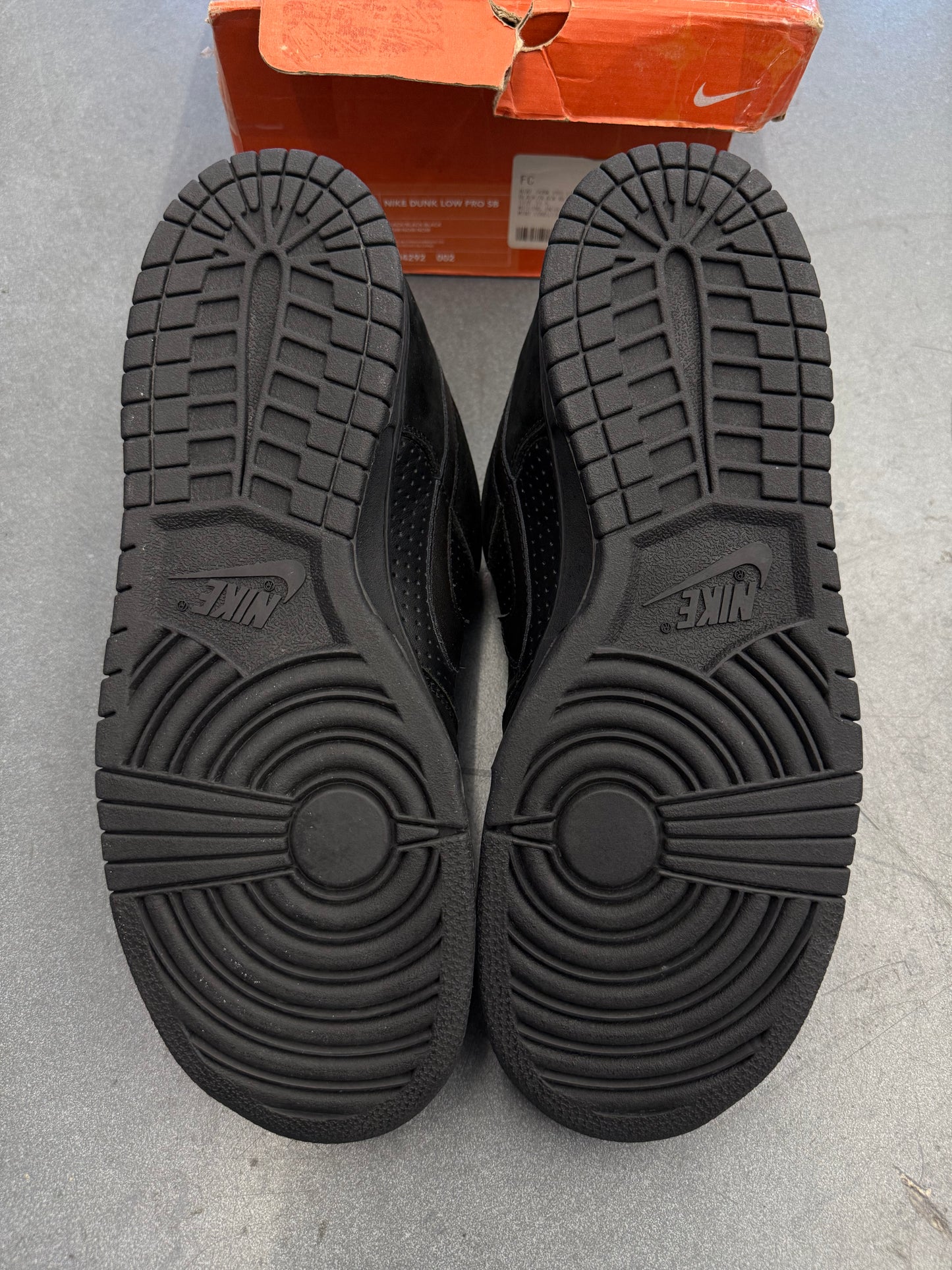 2002 GINO IANNUCCI 2 NIKE SB DUNK LOW (WITH BOX/REPLACEMENT SB INSOLES)