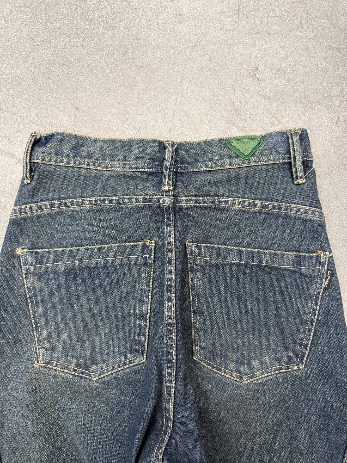 Y2K CANNABIS BARREL LEG INVERTED POCKET BAGGY JEANS