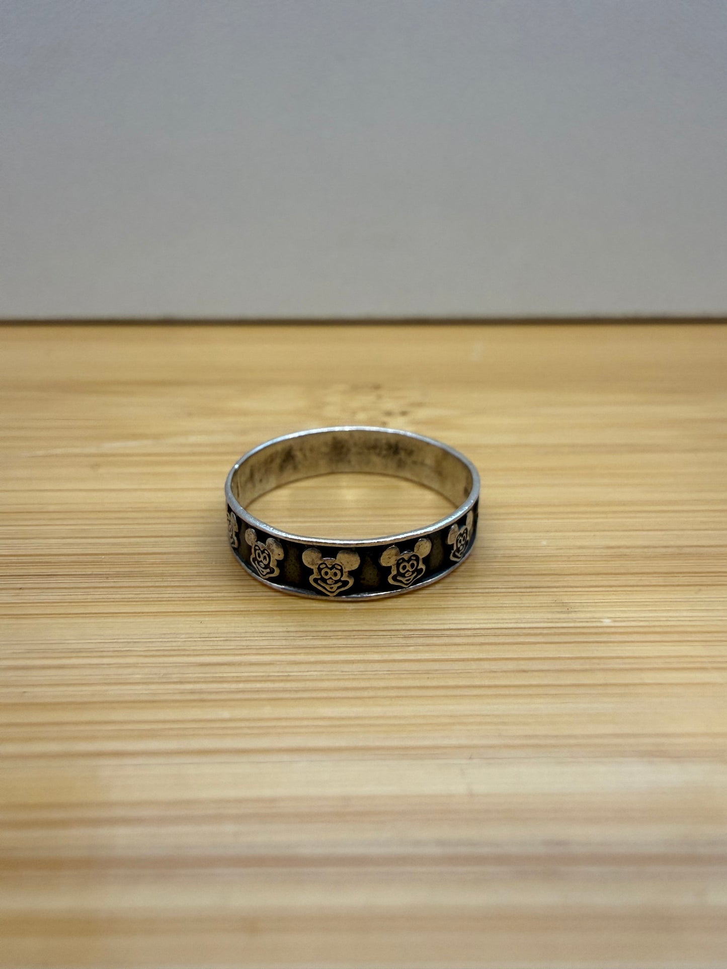 VINTAGE DISNEY MICKEY MOUSE SILVER BAND RING