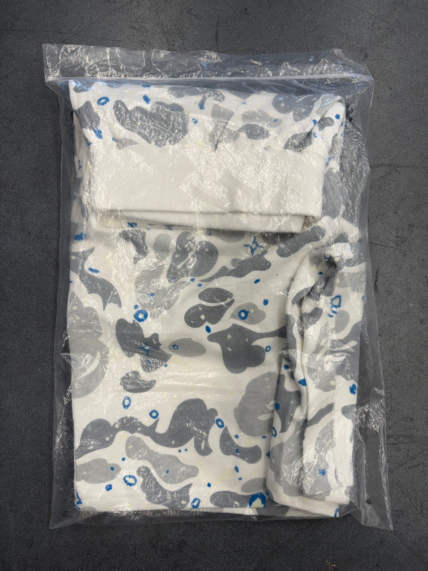 SS20 A BATHING APE BAPE SPACE CAMO WIDE SWEATSHORT - WHITE (XL) (NWT)