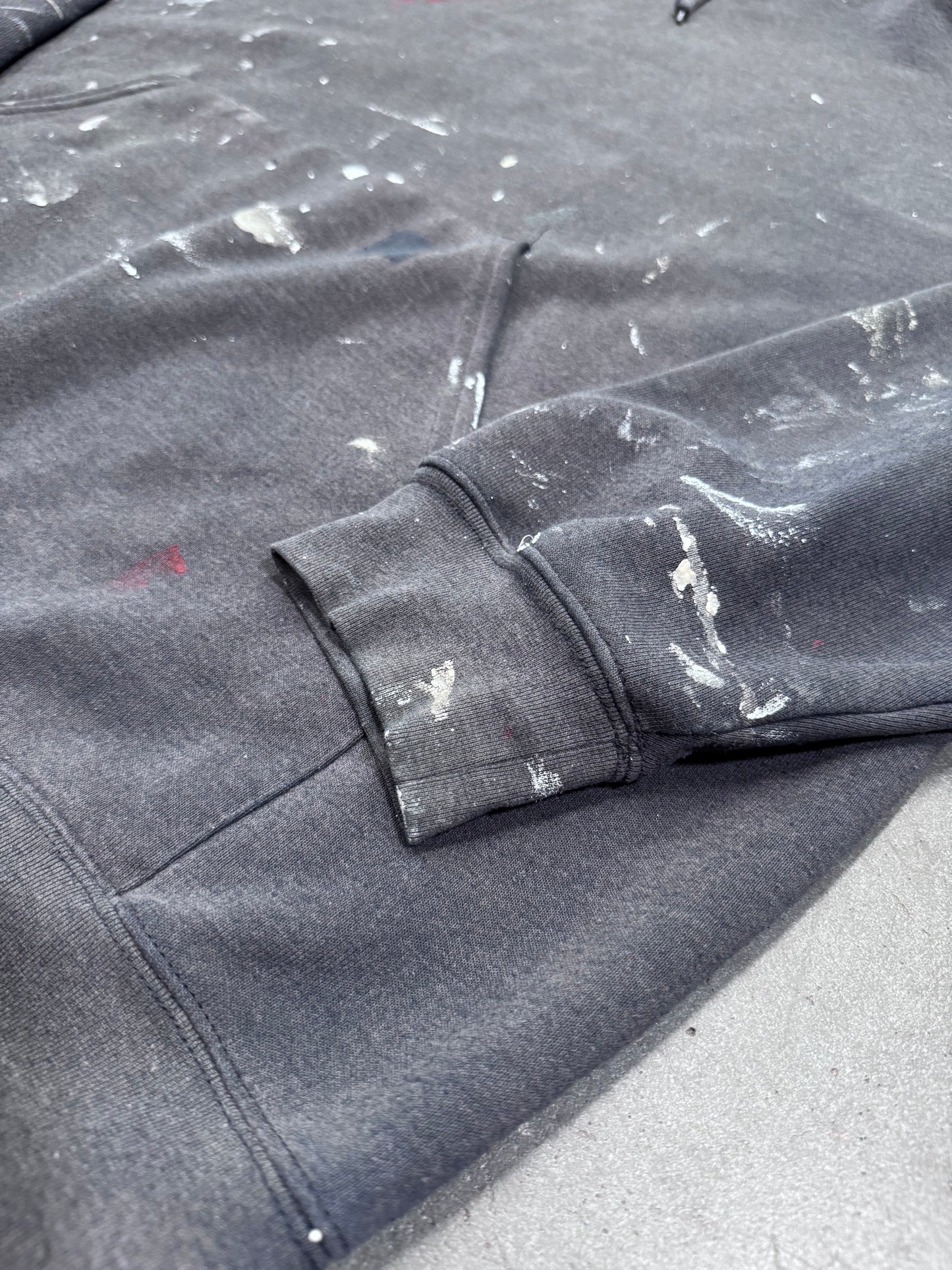 2000'S CARHARTT PAINT STAINED HOODIE - NAVY (2XL)