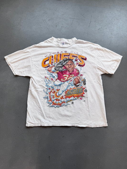 1996 KANSAS CITY CHIEFS WITH THE EXPLOSIVE MARCUS ALLEN CARICATURE NFL TEE (DELTA TAG)