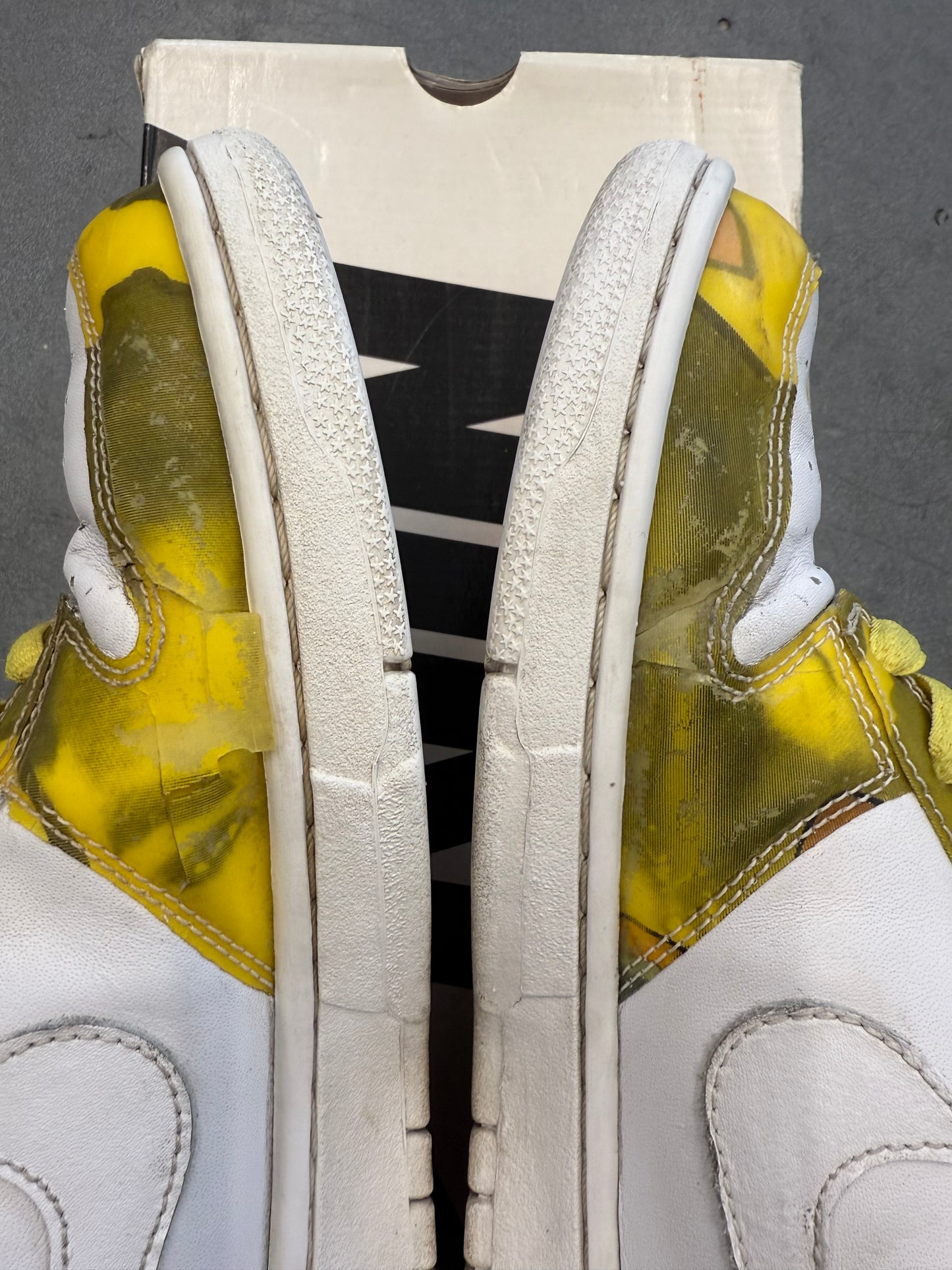 SIZE 9.5 NIKE SB DUNK LOW DE LA SOUL (2005) (PRE-OWNED WITH BOX)