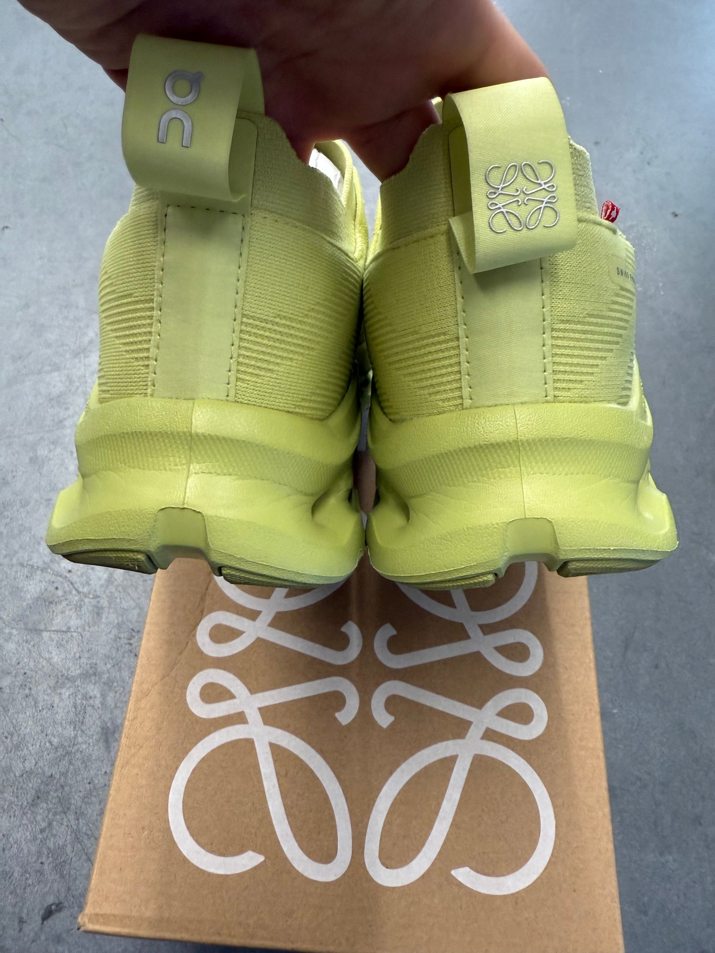 2023 SIZE 8 CLOUDTILT LOEWE - LIME GREEN (PRE-OWNED WITH BOX)