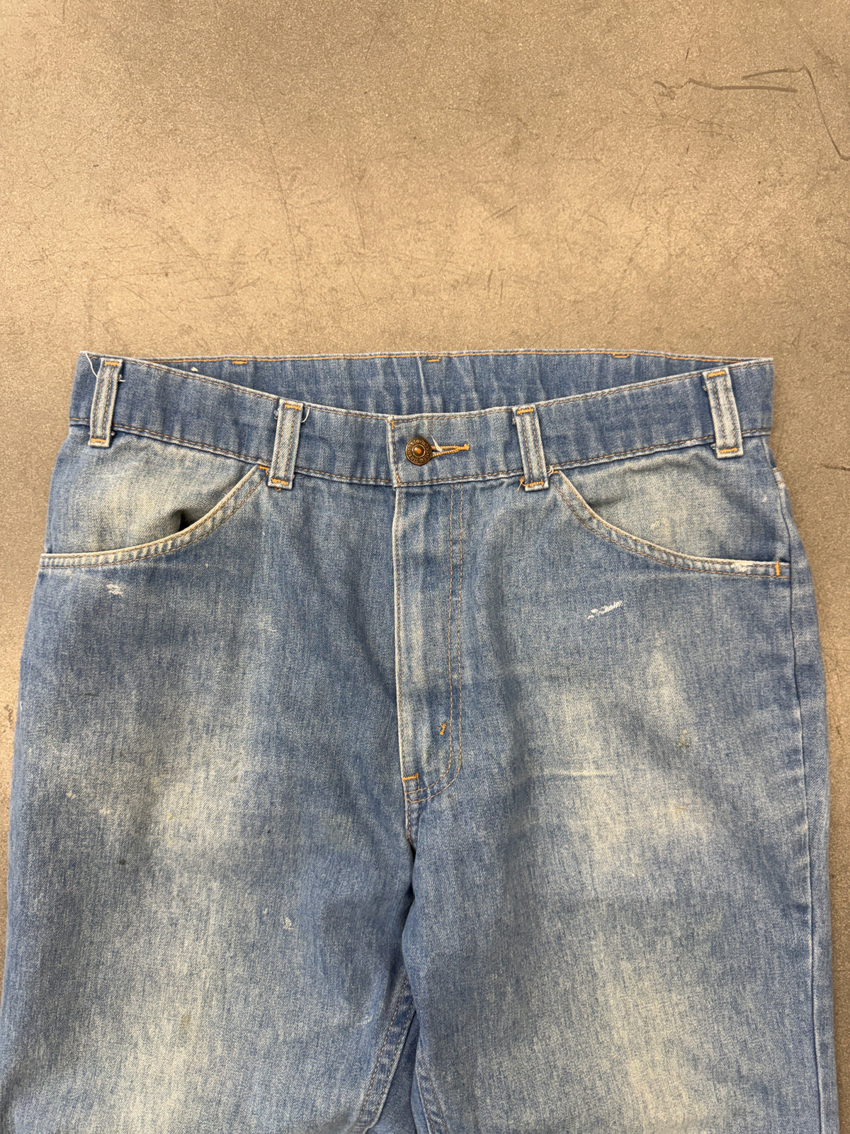 80S LEVI'S FOR MEN WITH A SKOSH MORE COMFORT DENIM JEANS (32X27)