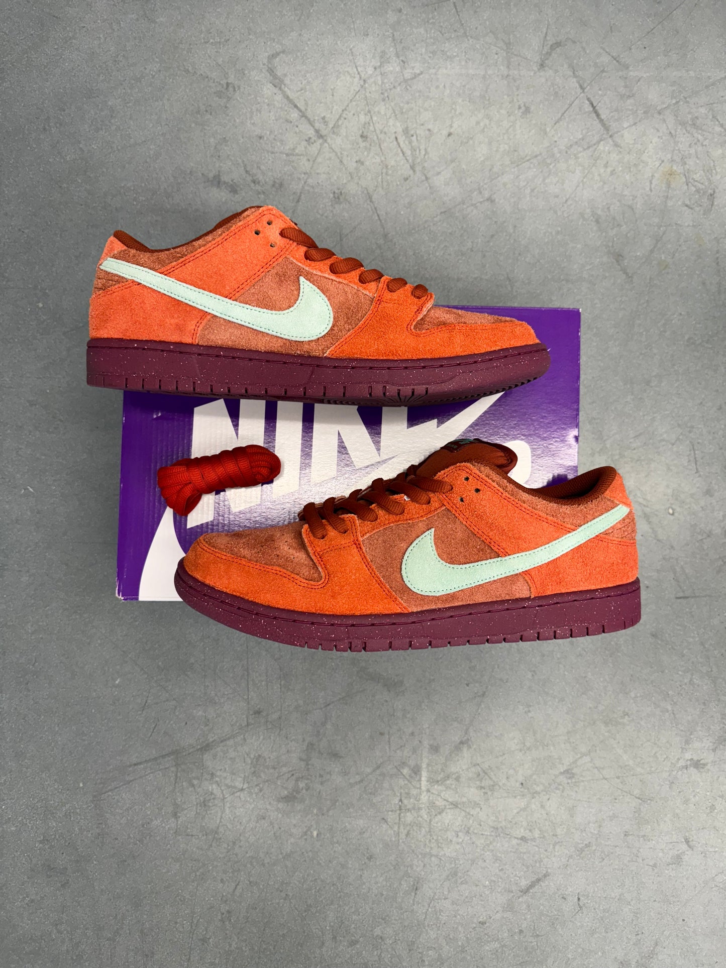 2023 SIZE 13 NIKE SB DUNK LOW MYSTIC RED ROSEWOOD