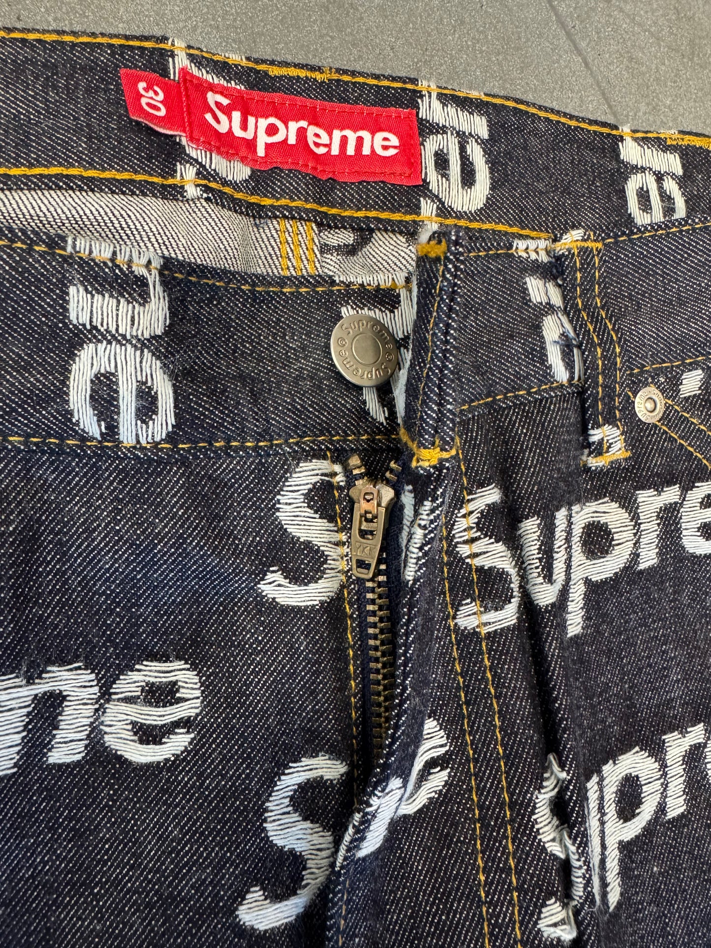 FW25 SUPREME JACQUARD LOGOS DOUBLE KNEE DENIM PAINTER JEAN - RIGID INDIGO