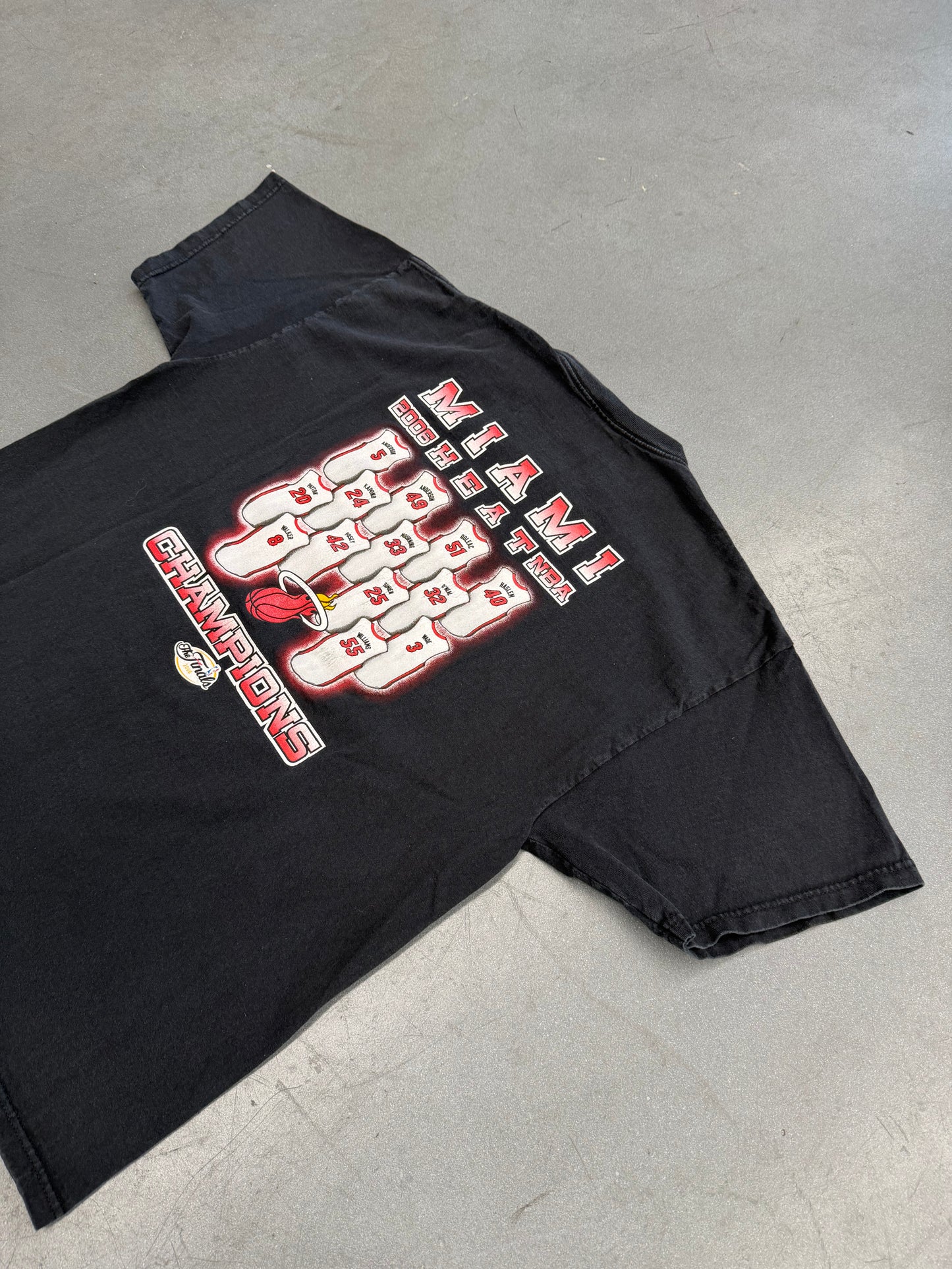 2006 MIAMI HEAT NBA CHAMPIONS TEE (DELTA PRO WEIGHT TAG)