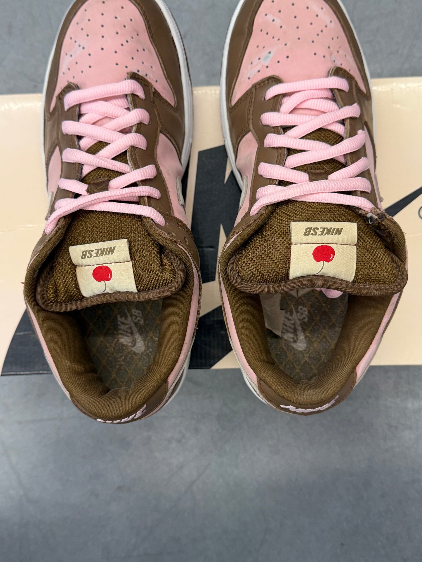 2005 NIKE DUNK LOW PRO SB STUSSY CHERRY (W/ BOX)