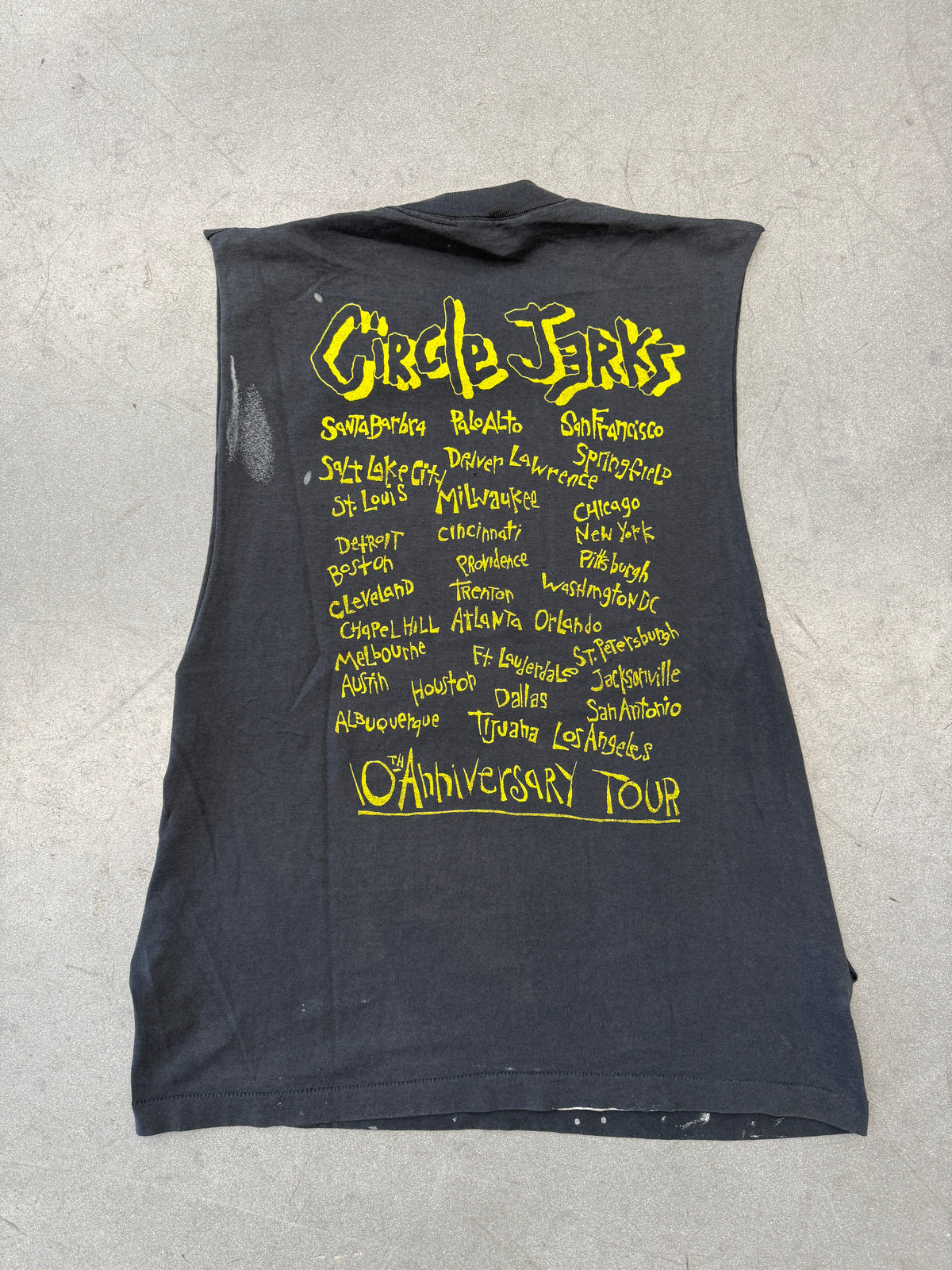 1989 CIRCLE JERKS 10TH ANNIVERSARY TOUR CUT-OFF TEE (PULLED TAG)