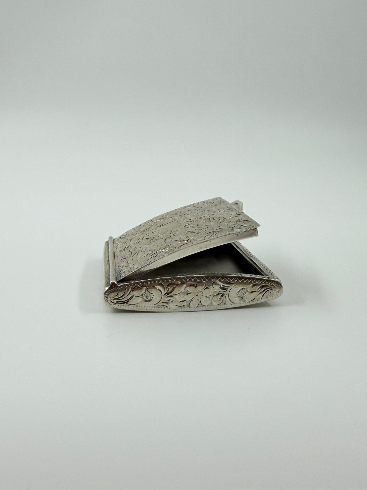ANTIQUE FRENCH SOLID 835 SILVER HAND-ENGRAVED CIGARETTE CARD CASE, L. LAPAR PARIS, C. 1890