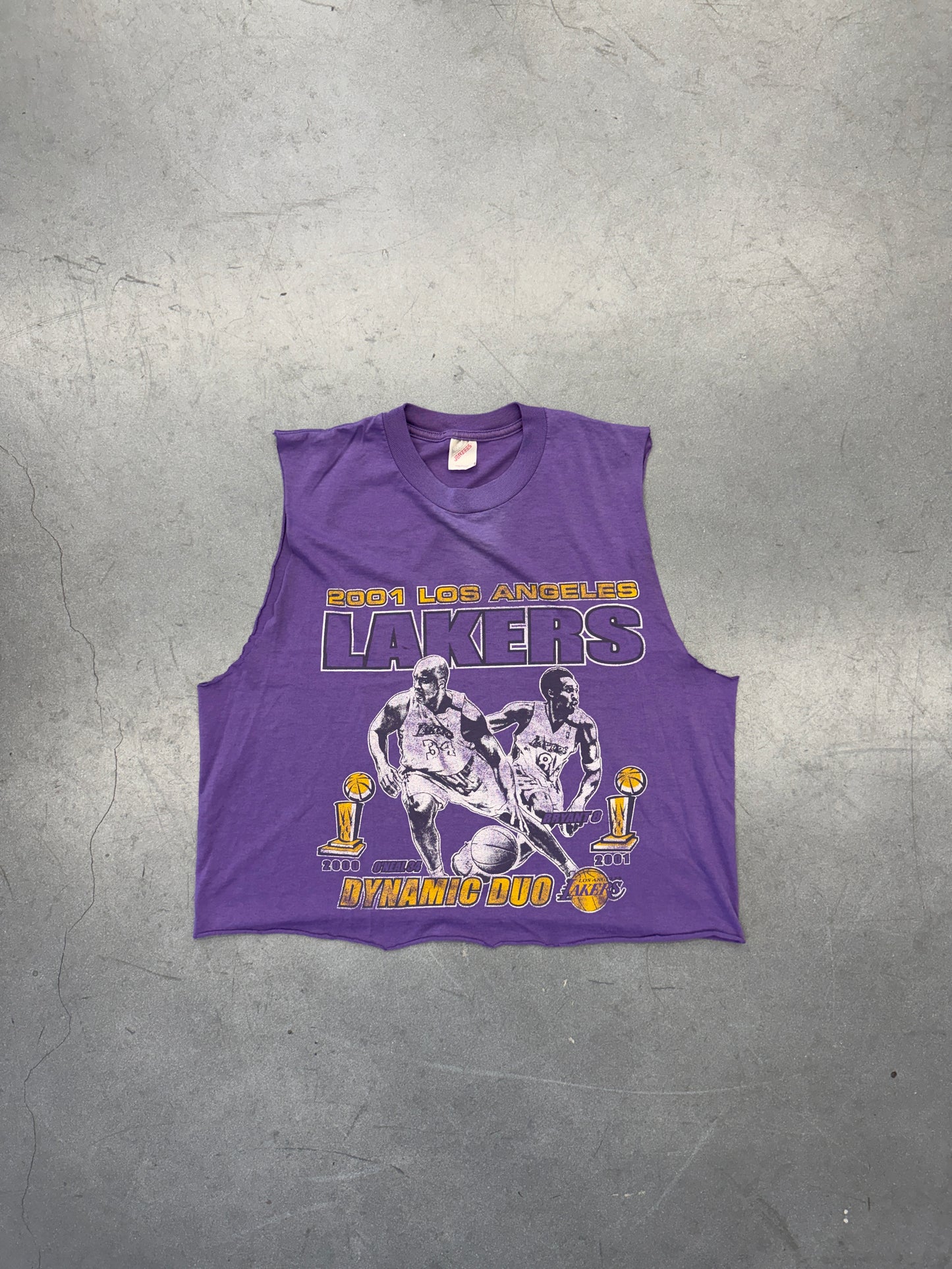 2001 LOS ANGELES LAKERS "DYNAMIC DUO" CUTOFF AND CROPPED TEE (JERZEES TAG)