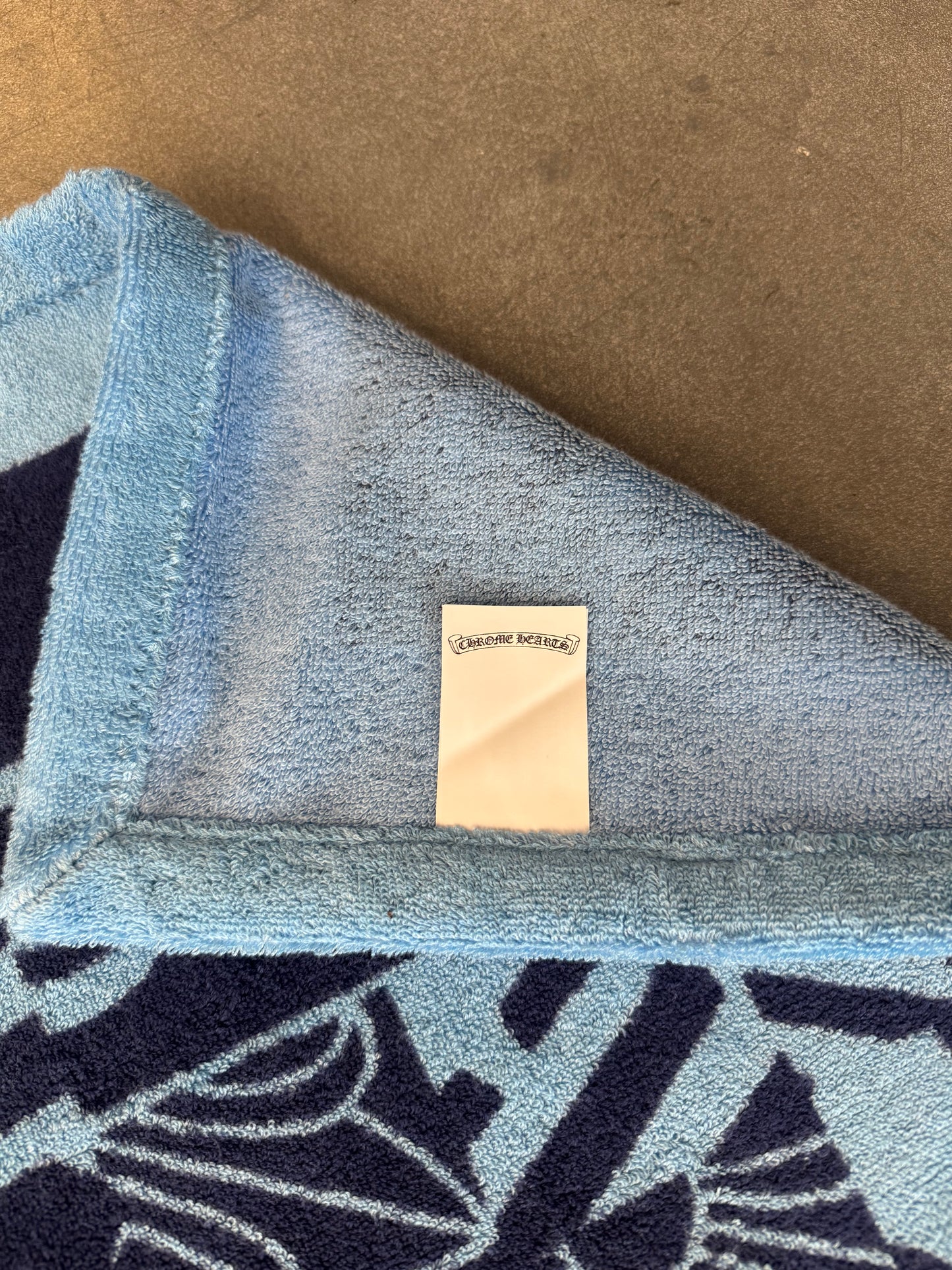 CHROME HEARTS PATTERNED BEACH TOWEL - BLUE
