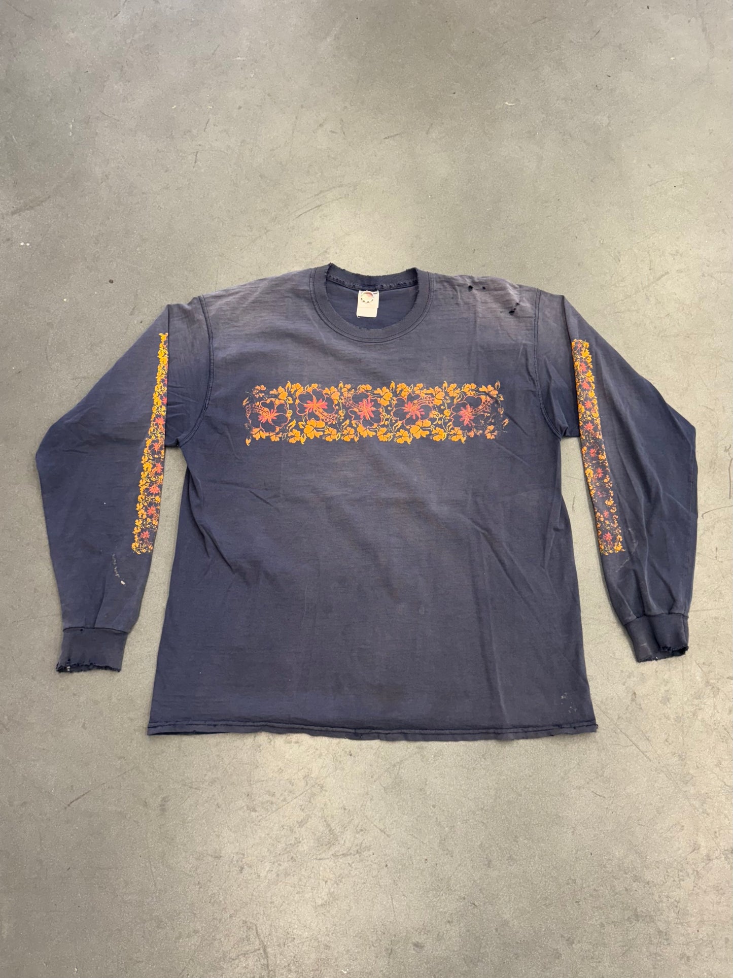 90S HIBISCUS PRINT FADED LS TEE (FOTL TAG)