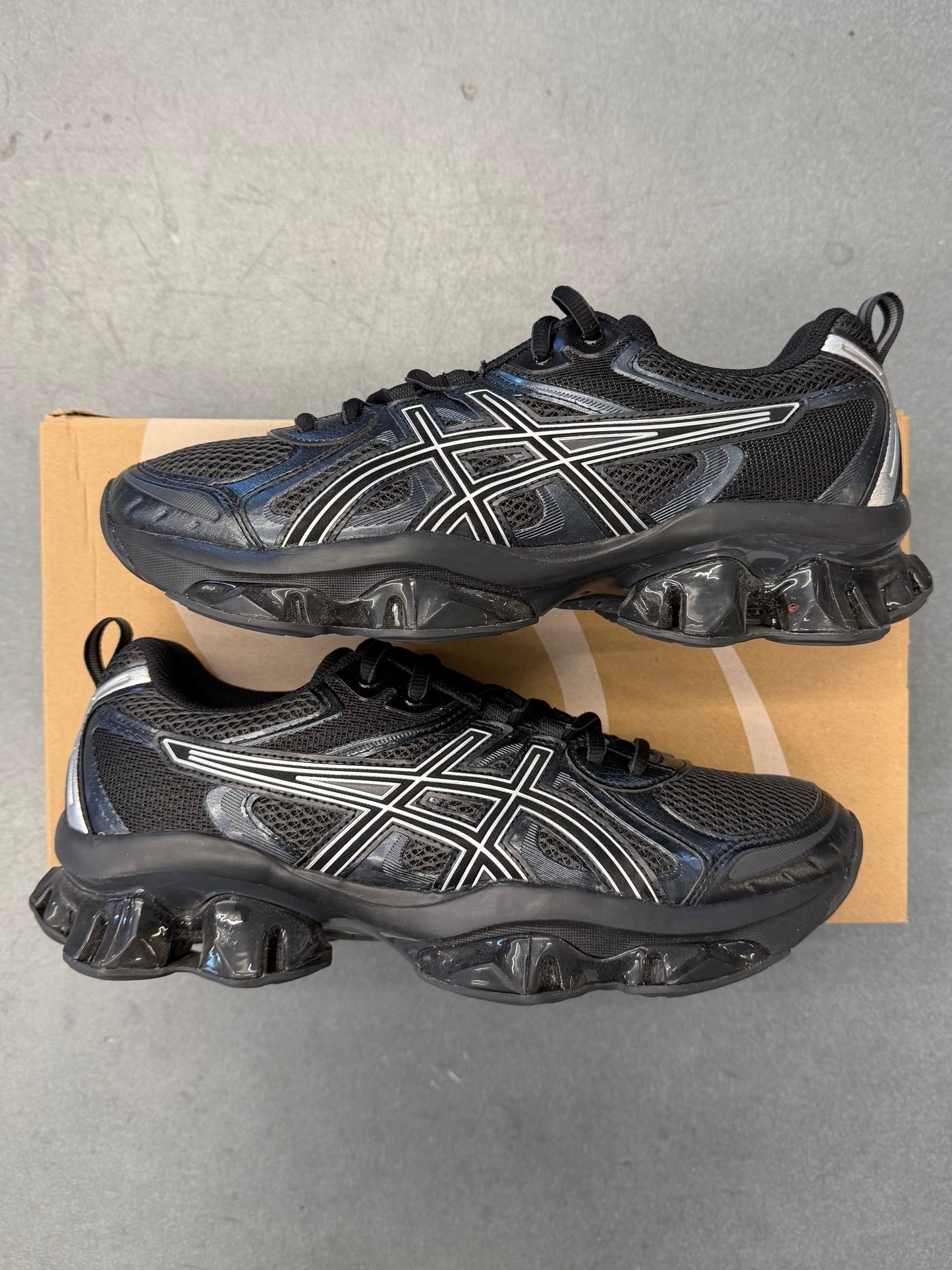 SIZE 10 ASICS GEL-QUANTUM KINETIC SNEAKER - GRAPHITE GREY BLACK (W/ BOX)