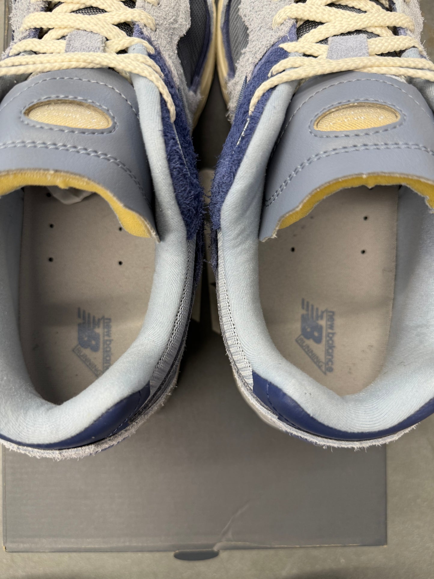 2022 SIZE 13 NEW BALANCE 2002R PROTECTION PACK LIGHT ARTIC GREY PURPLE (PRE-OWNED WITH BOX)