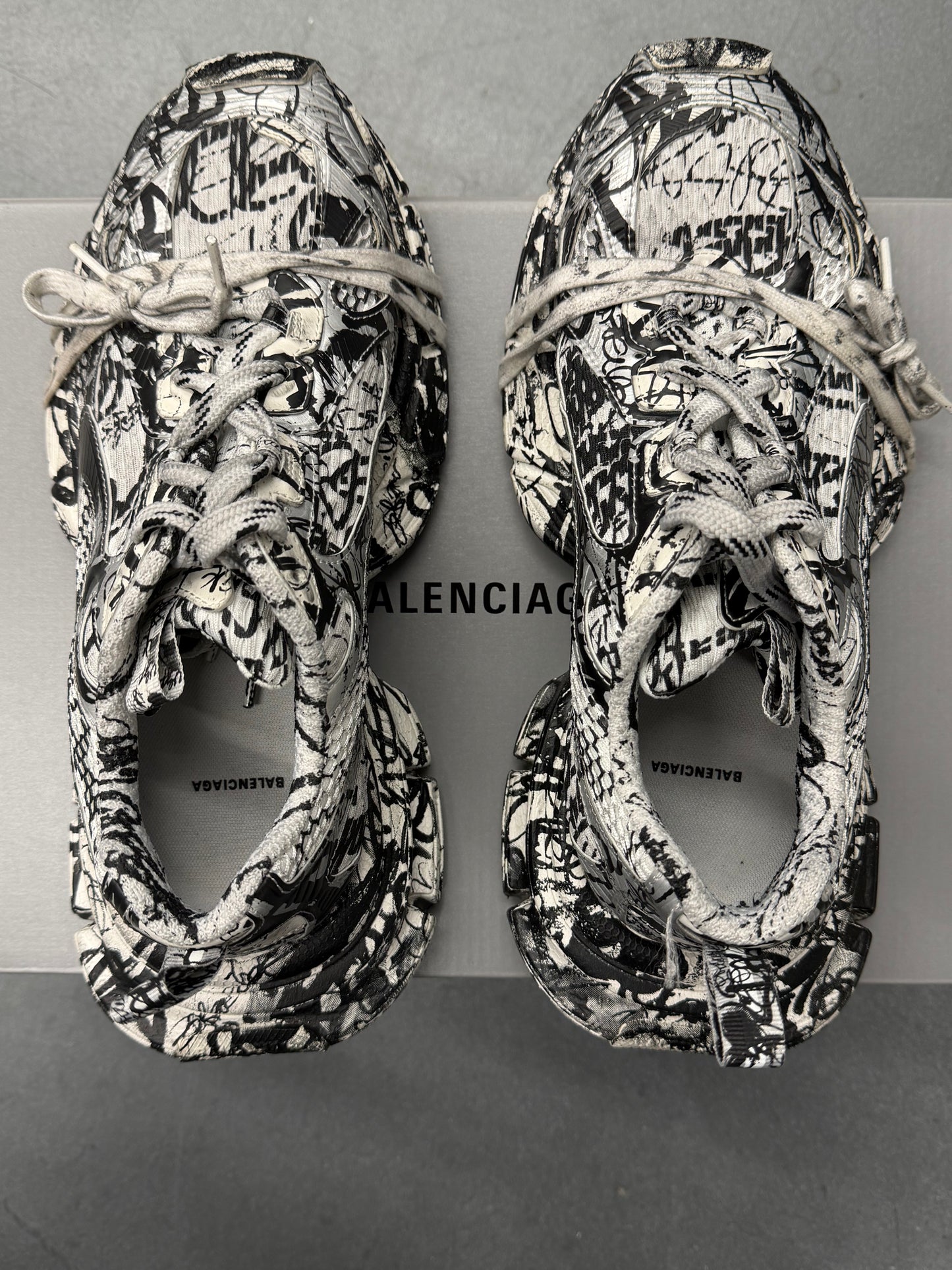 BALENCIAGA 3XL SNEAKER EXTREME GRAFFITI (W/ BOX)