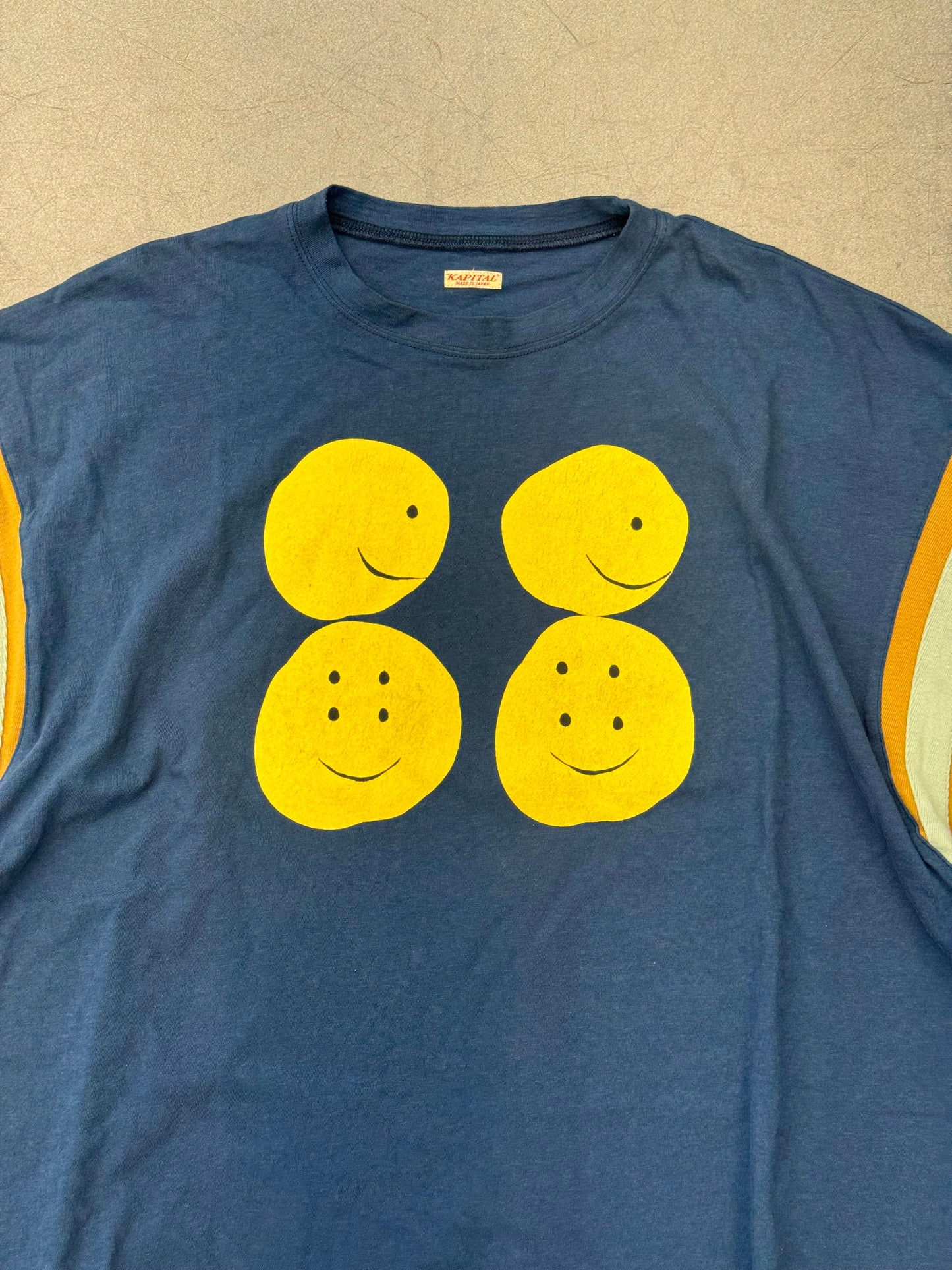 KAPITAL HUGE FOOTBALL T-SHIRT