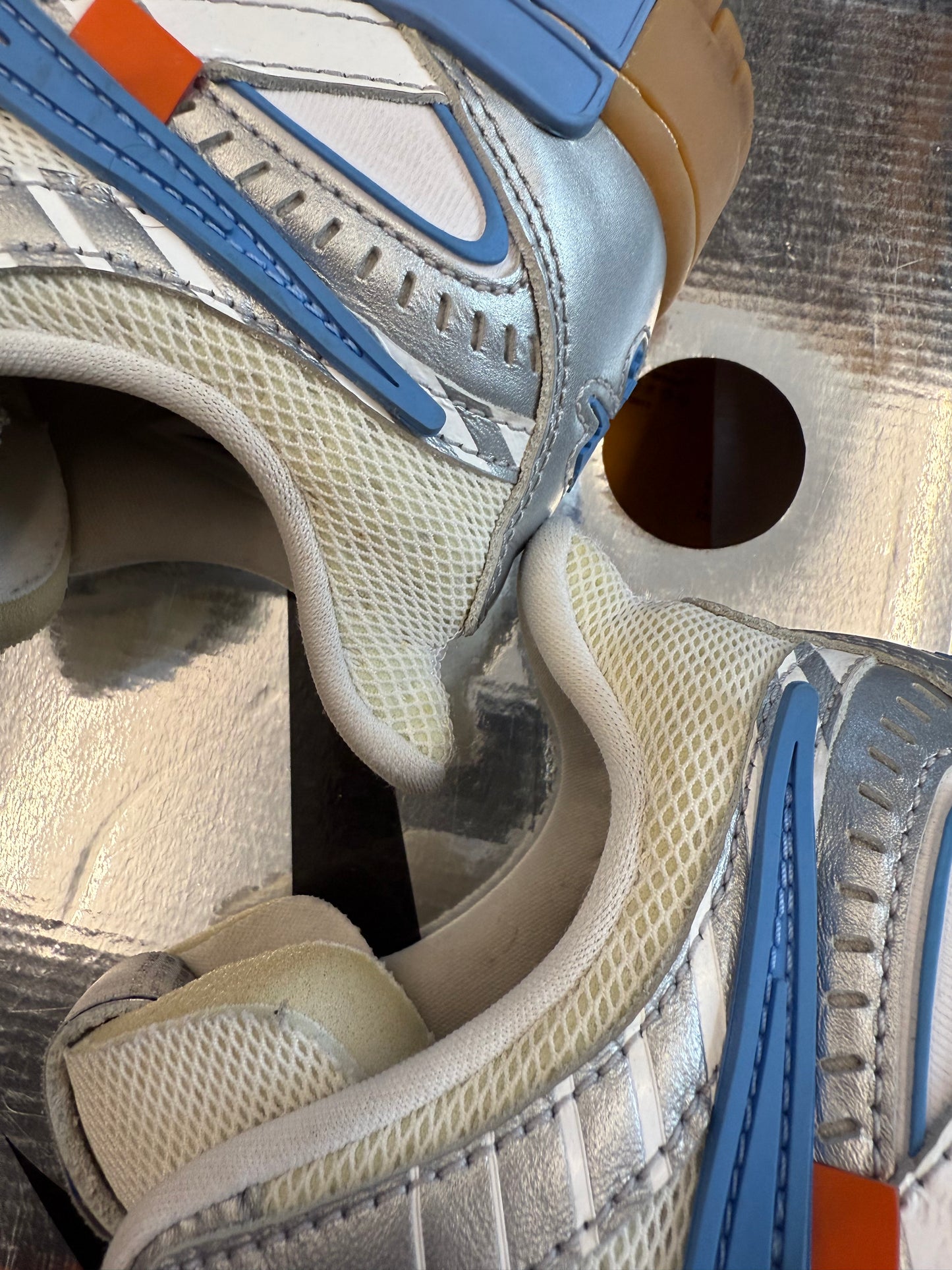 2020 SIZE 7.5 NIKE AIR RUBBER DUNK OFF-WHITE UNIVERSITY BLUE (PRE-OWNED WITH BOX)