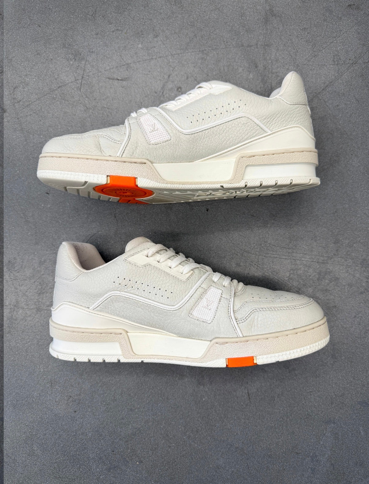 LOUIS VUITTON TRAINER #54 SIGNATURE WHITE/ORANGE
