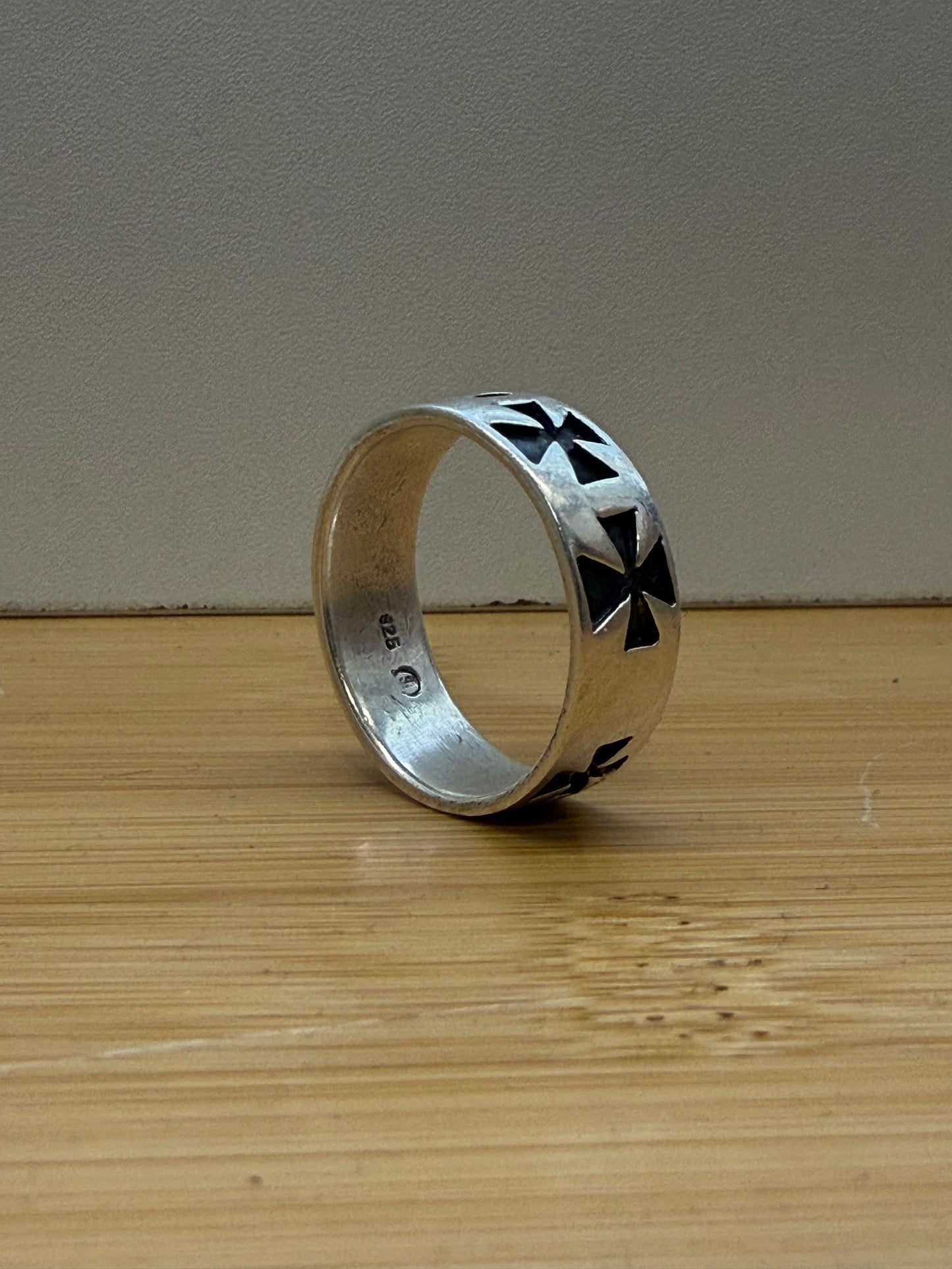 VINTAGE REPEATED IRON CROSS SILVER RING