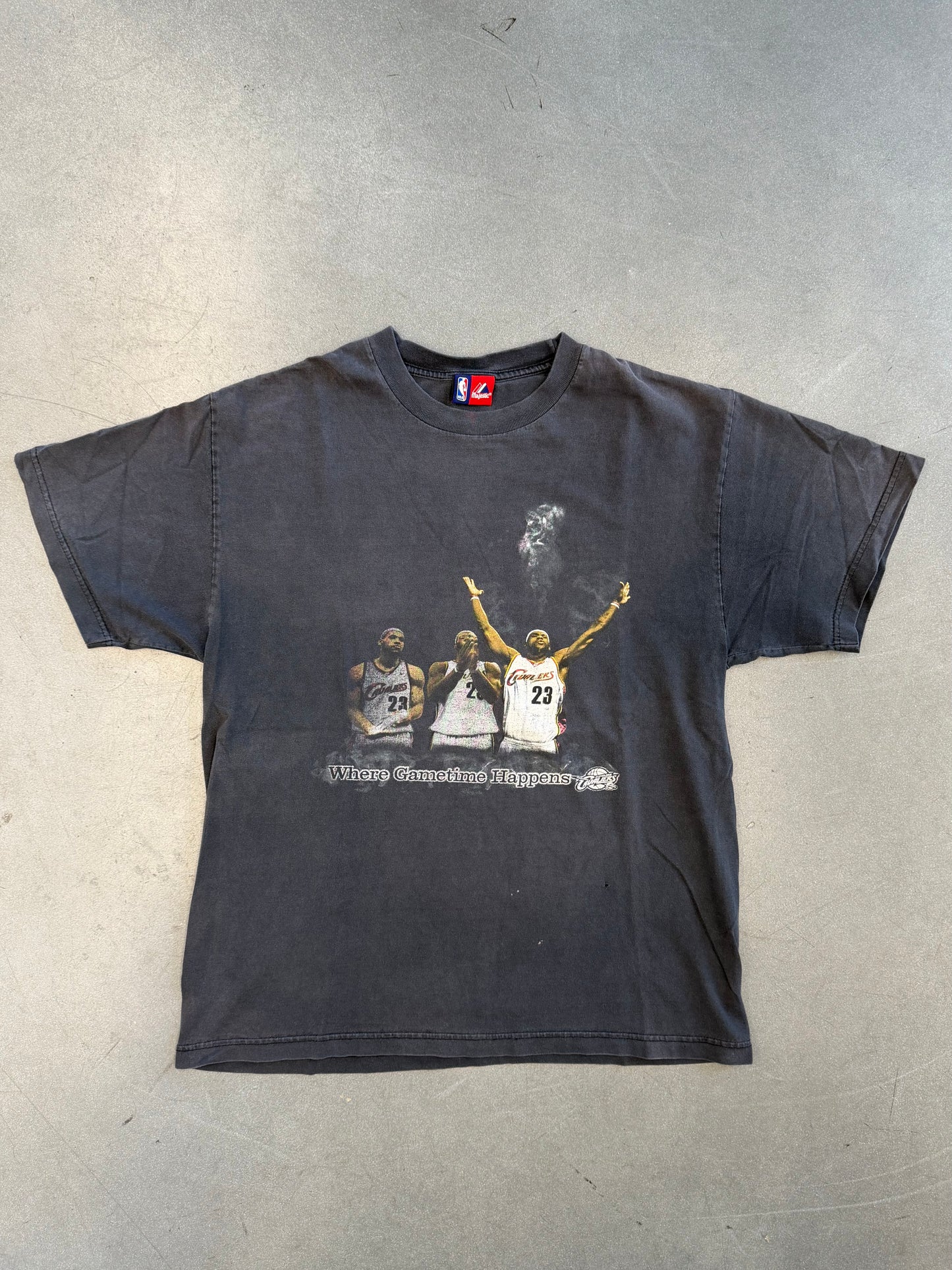 Y2K LEBRON JAMES WHERE GAMETIME HAPPENS CLEVELAND CAVALIERS TEE (MAJESTIC NBA TAG)