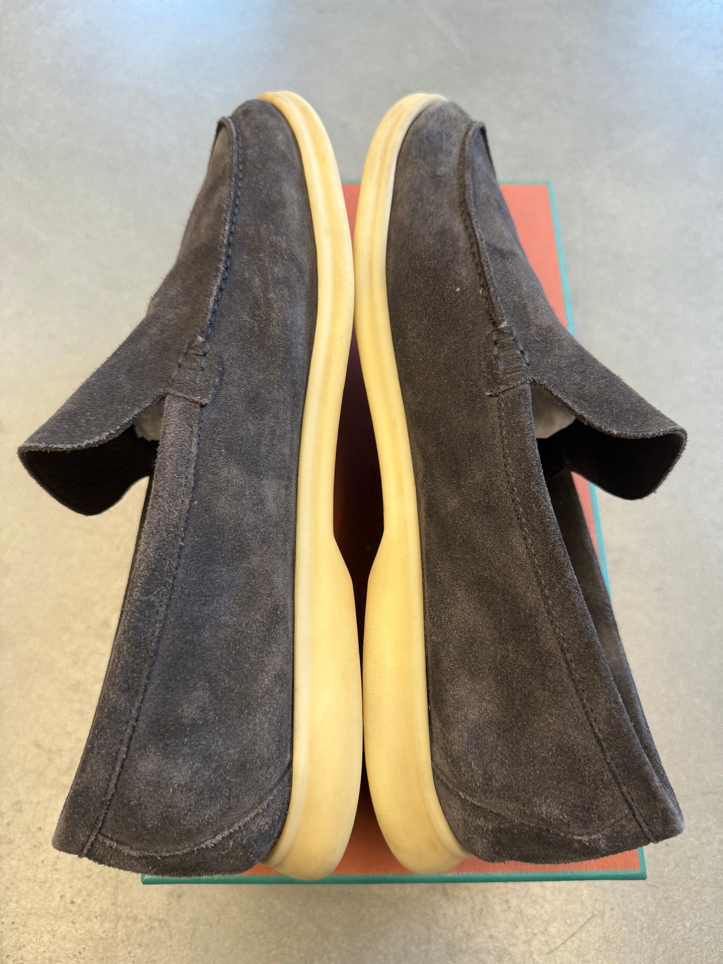 SIZE 43 LORO PIANA SUMMER WALK SUEDE - CAVIAR (PRE-OWNED WITH BOX)