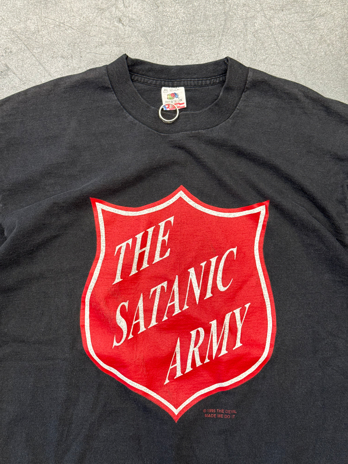 1995 THE DEVIL MADE ME DO IT THE SATANIC ARMY TEE (FOTL TAG)
