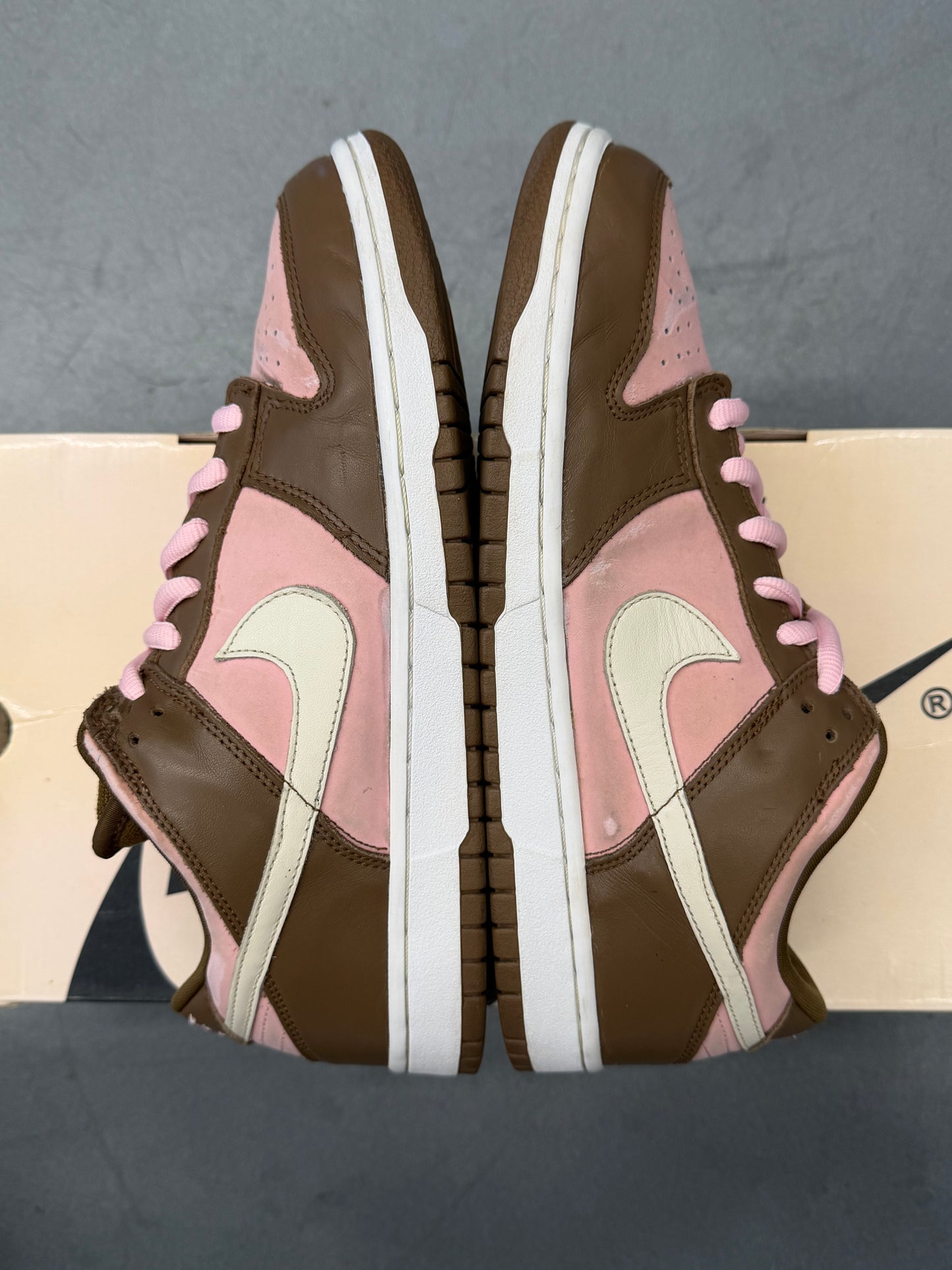 2005 NIKE DUNK LOW PRO SB STUSSY CHERRY (W/ BOX)