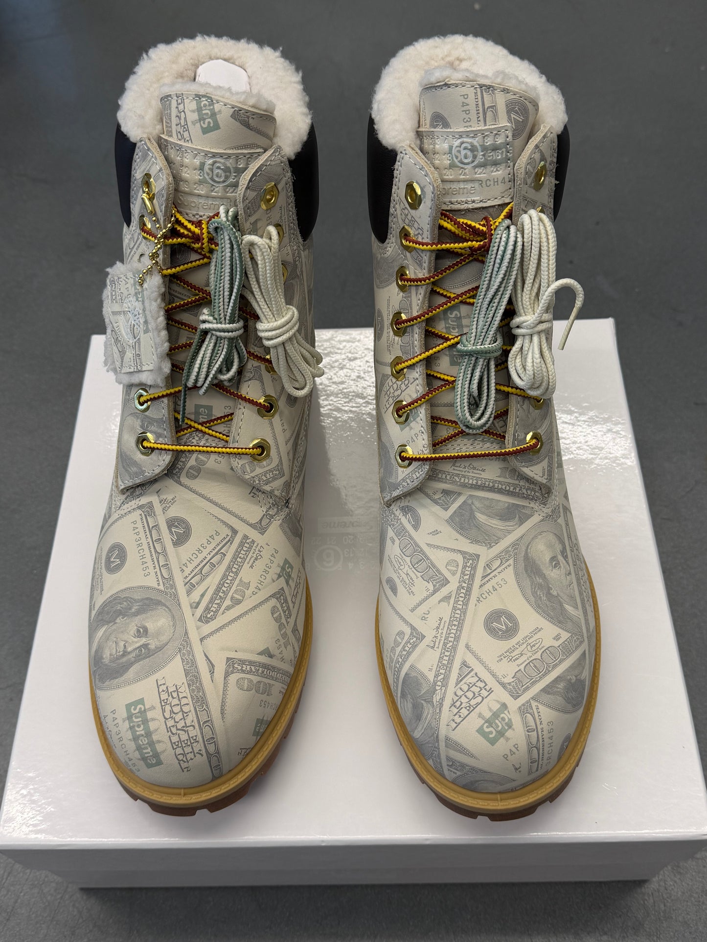 SS26 SUPREME MM-6 TIMBERLAND 6 IN BOOT (W/ BOX)