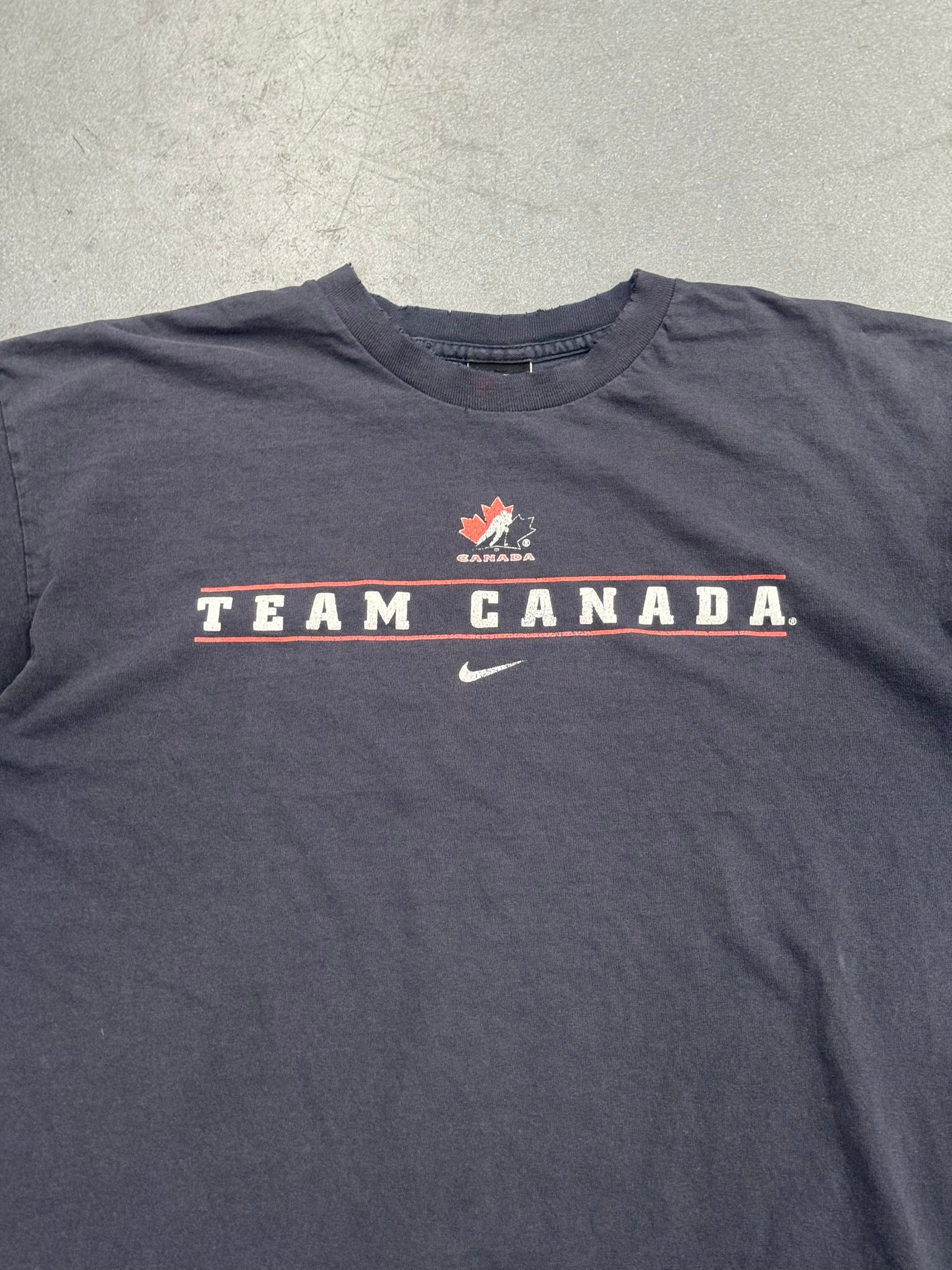 VINTAGE NIKE TEAM CANADA TEE