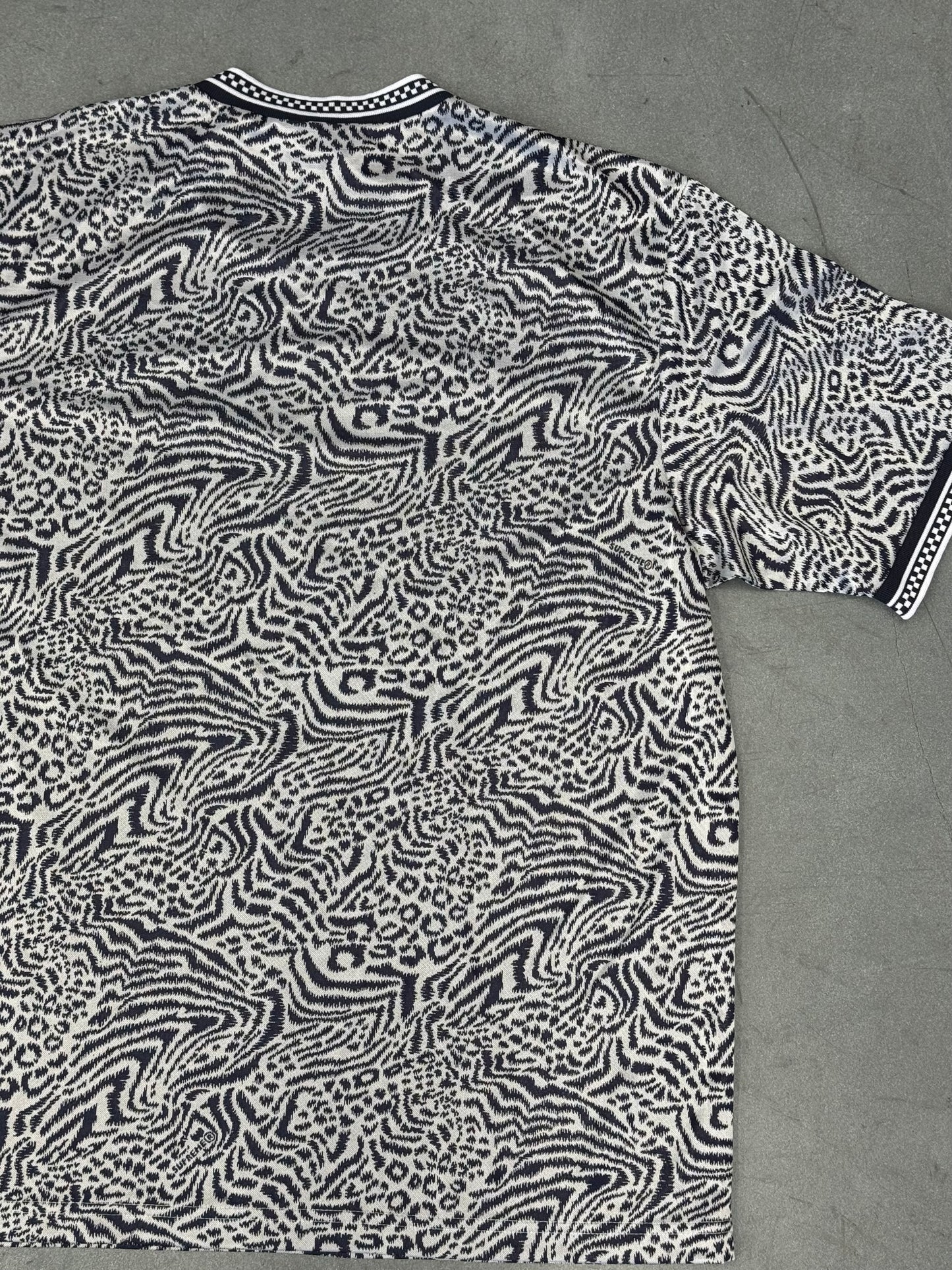 SS23 SUPREME UMBRO JACQUARD ANIMAL PRINT SOCCER JERSEY - NAVY