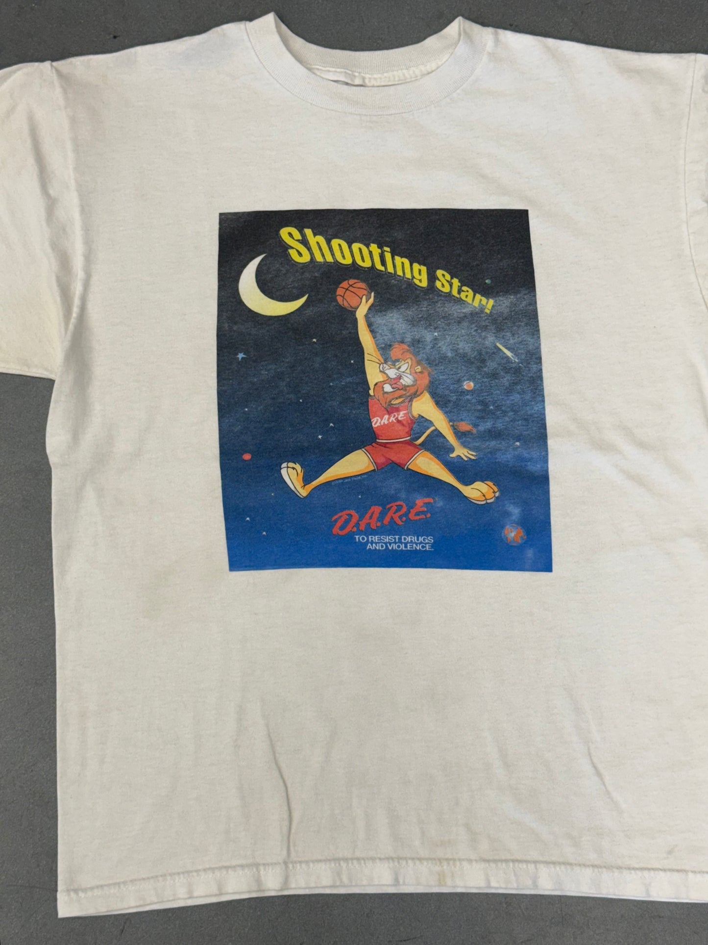 1998 D.A.R.E. SHOOTING STAR JORDAN JUMP TEE (PULLED TAG)