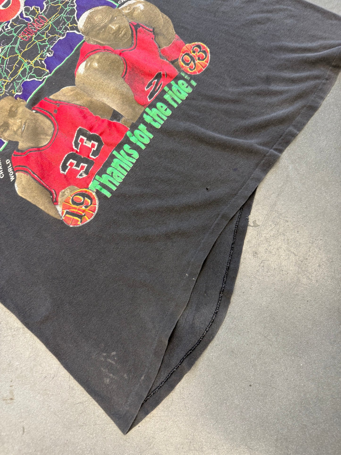 1993 ROAD TO THE 3 PEAT CHICAGO BULLS BOOTLEG RAP STYLE TEE (DIAMOND STAR TAG)