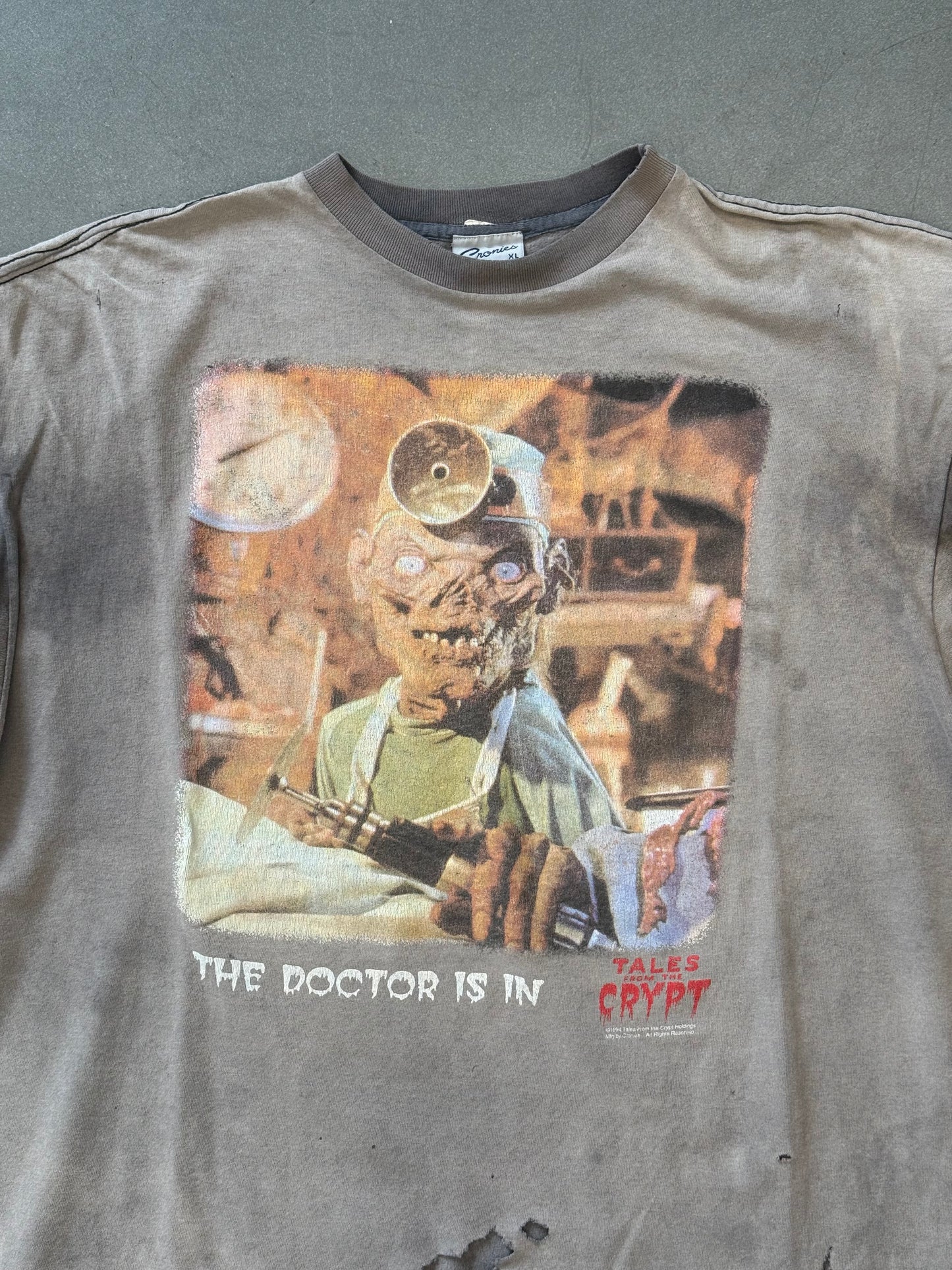 1994 TALES FROM THE CRYPT “THE DOCTOR IS IN” FADED TEE (CRONIES TAG)